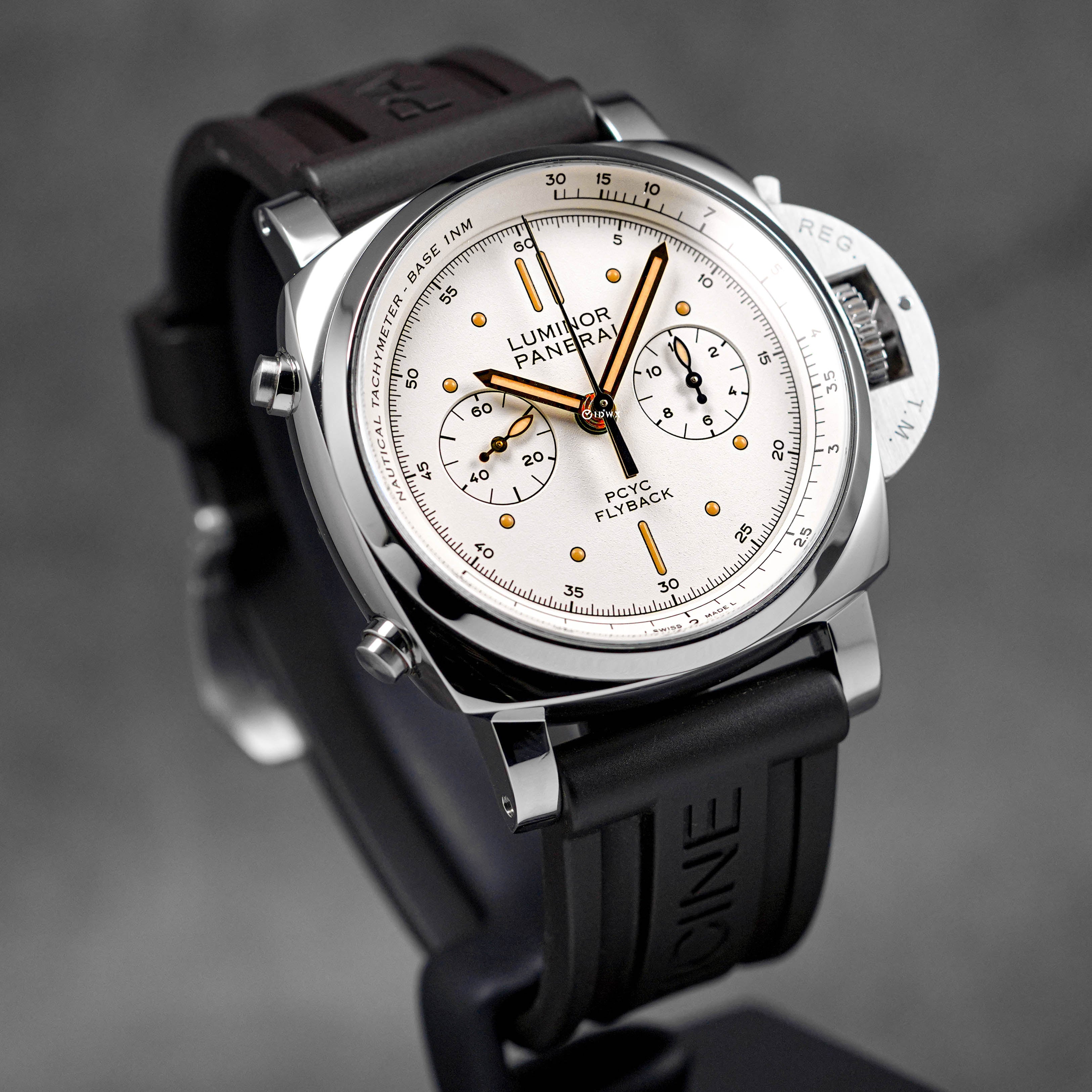 LUMINOR 1950 CLASSIC YACHTS CHALLENGE 'PCYC' CHRONOGRAPH FLYBACK IVORY DIAL PAM 654 (2018)