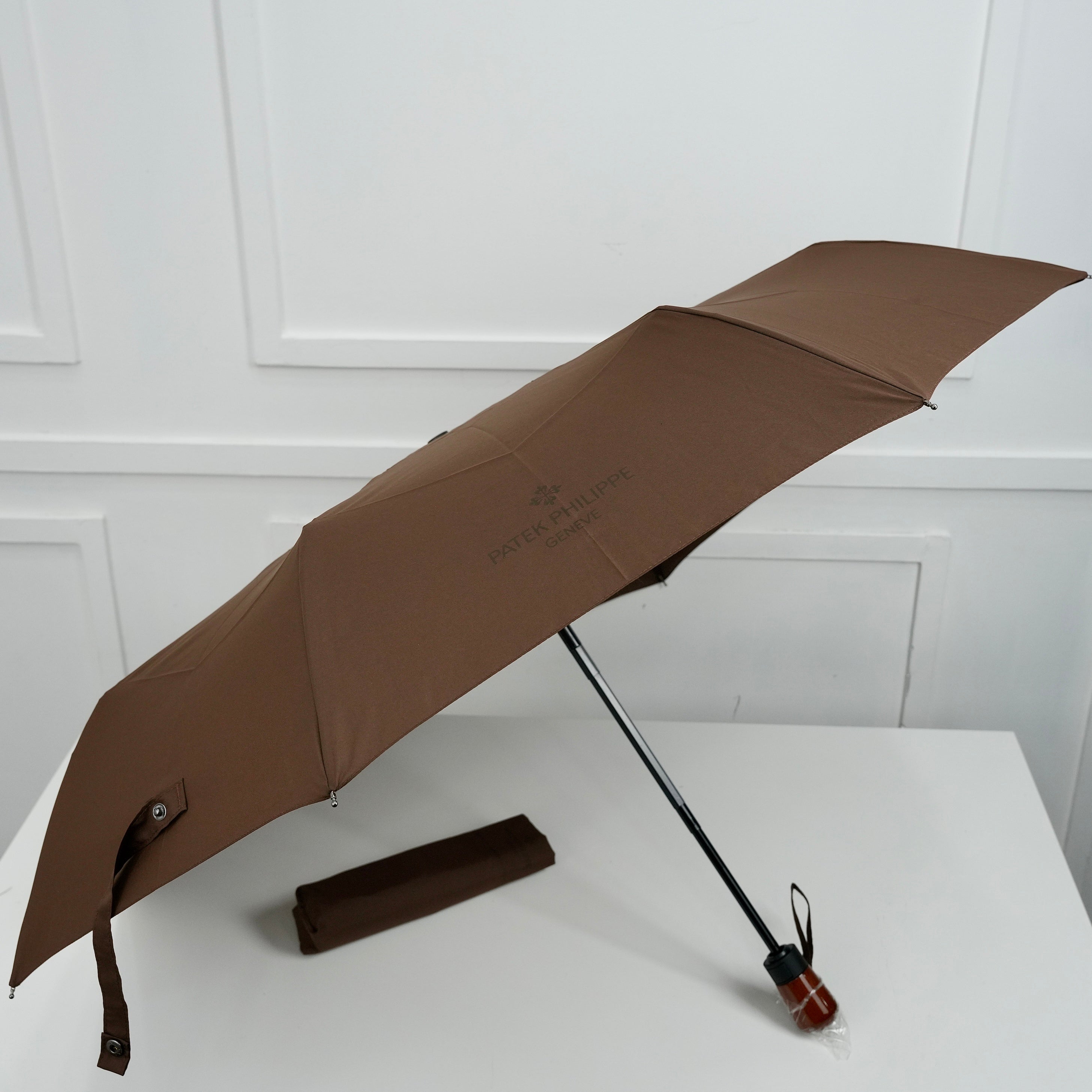 FOLDING UMBRELLA