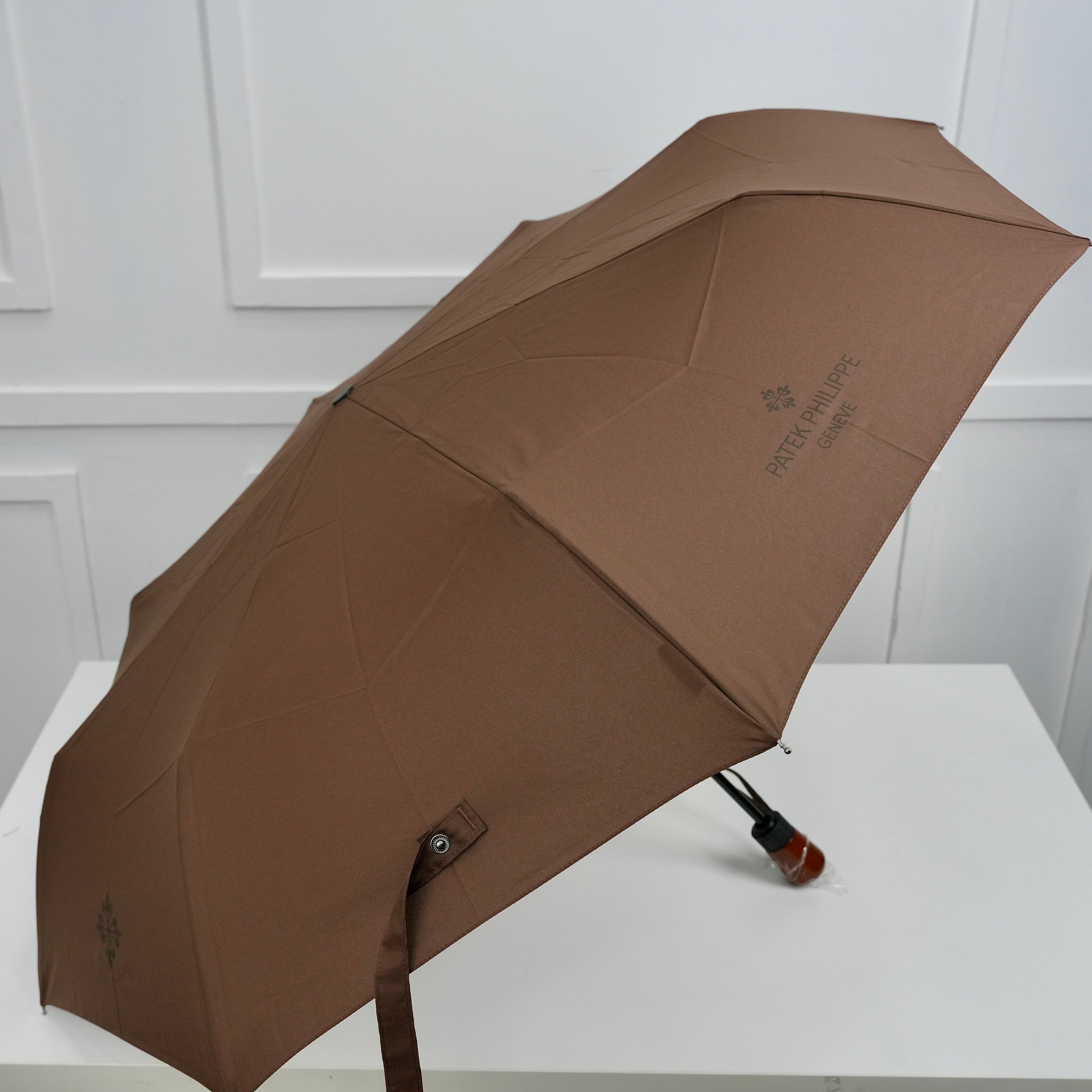 FOLDING UMBRELLA