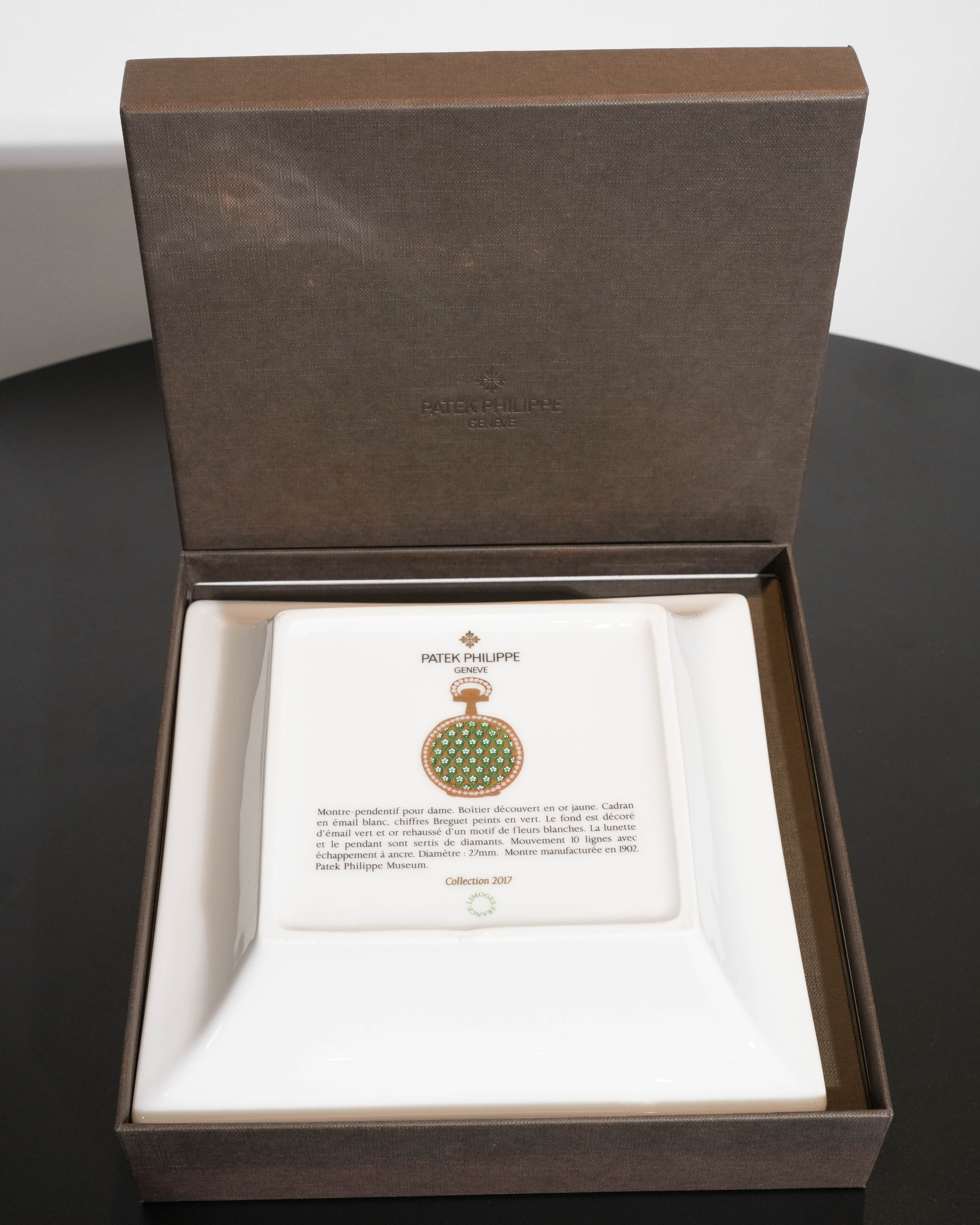 LIMOGES SQUARE PLATE 2017