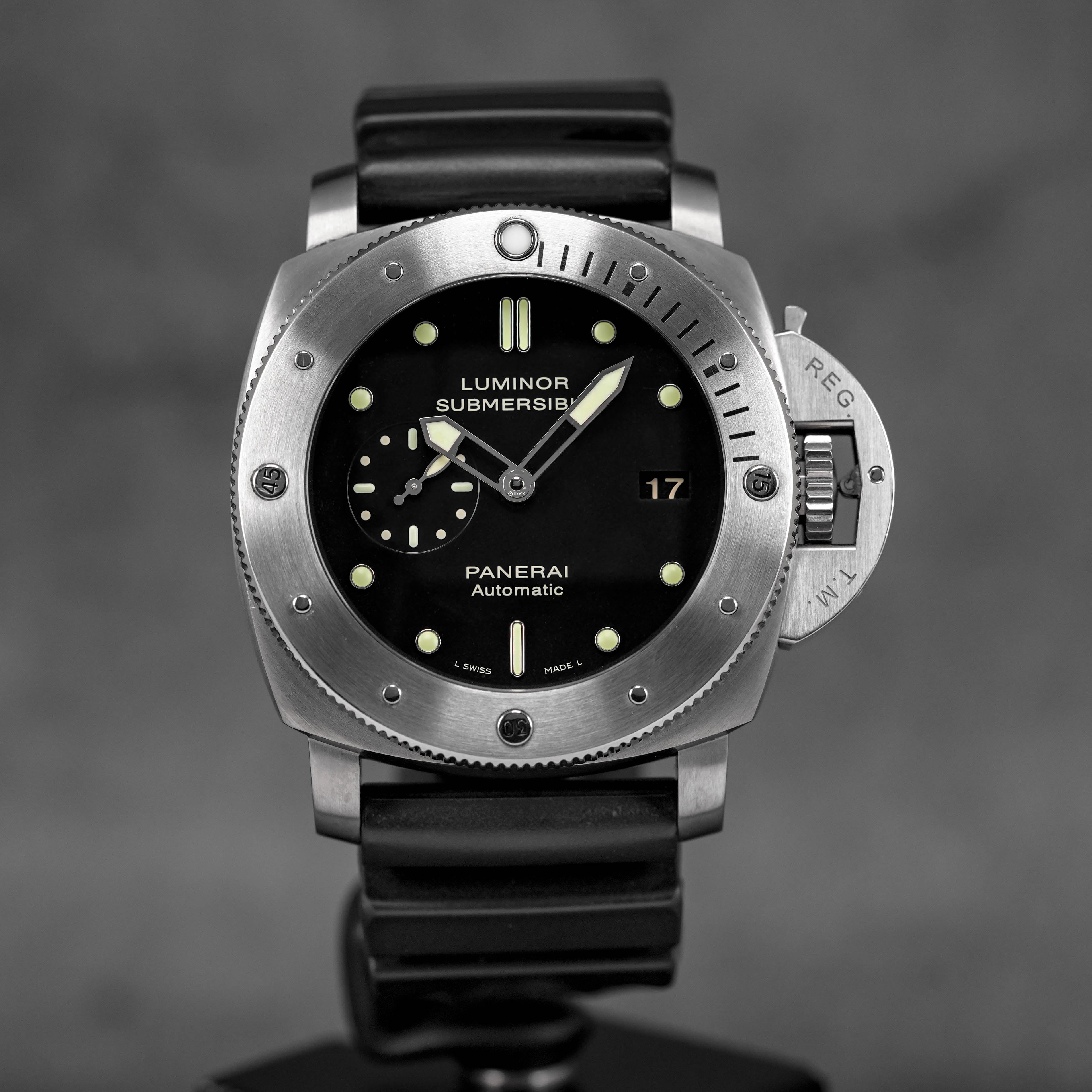 Harga Panerai Luminor Submersible PAM 305