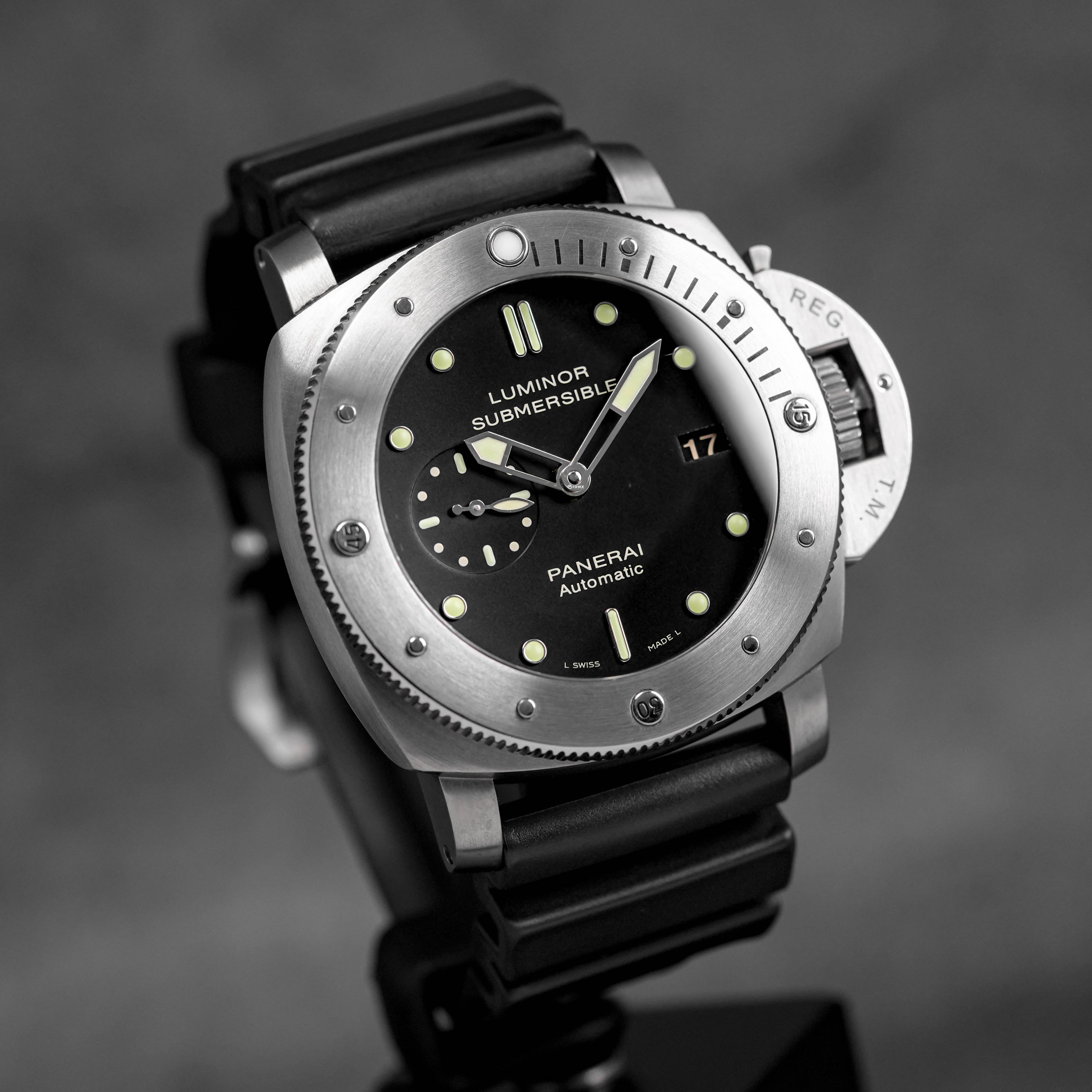 Harga Panerai Luminor Submersible PAM 305