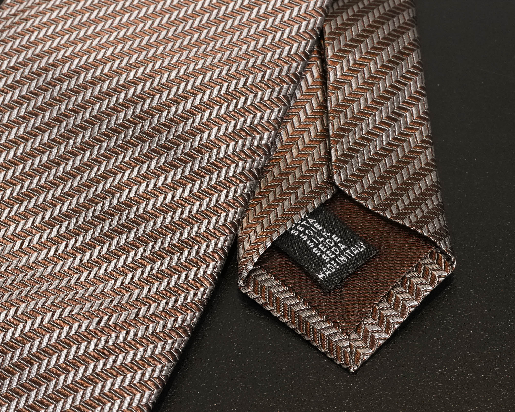 COLLECTABLE SILK TIE 2025