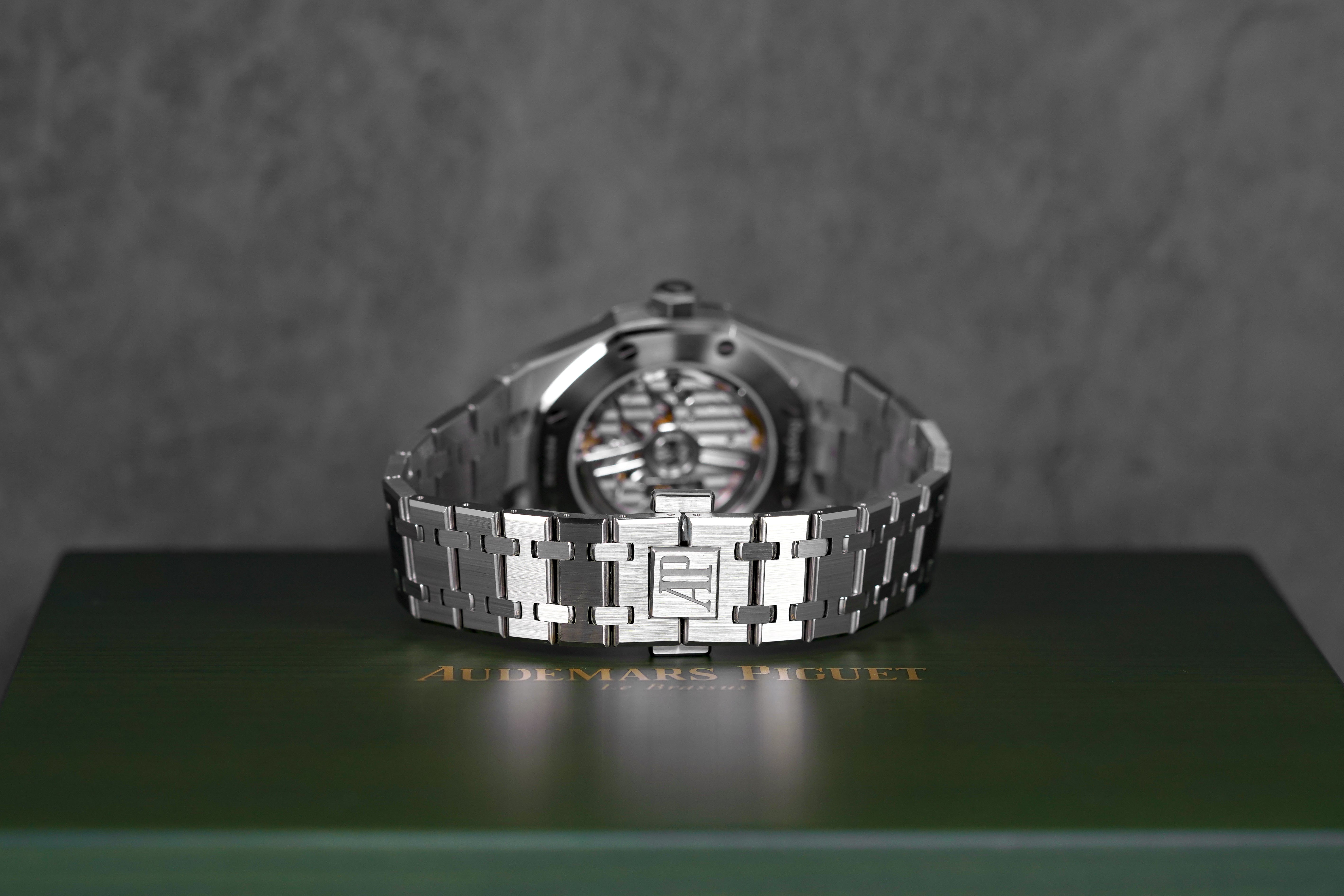 ROYAL OAK 15550ST 50TH ANNIVERSARY 37MM WHITE DIAL (2022)