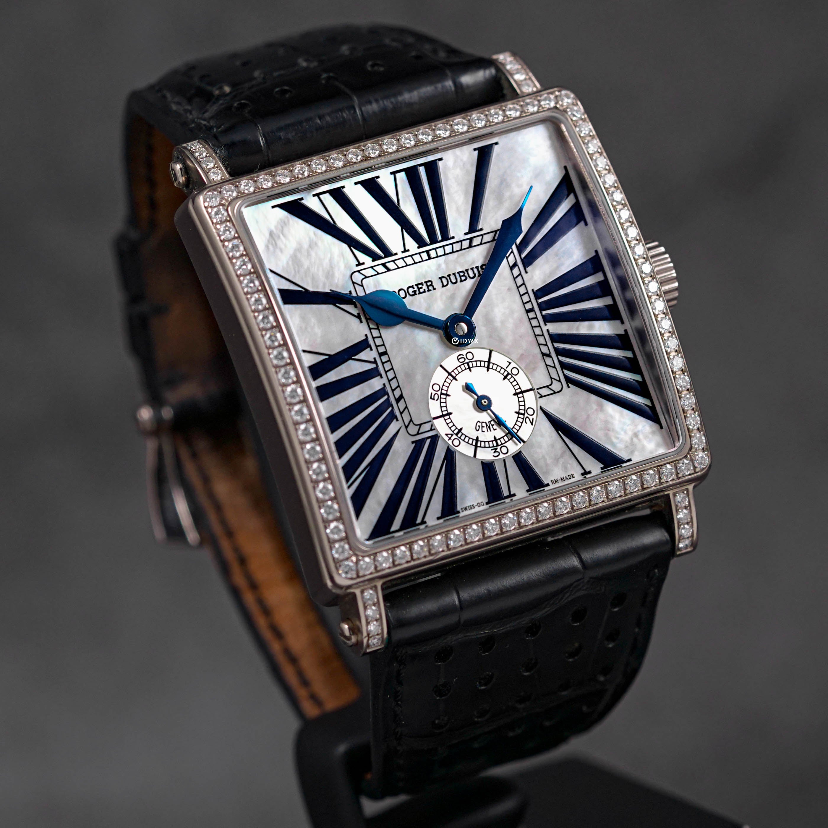 GOLDEN SQUARE WHITEGOLD MOP DIAL DIAMOND BEZEL (2006)