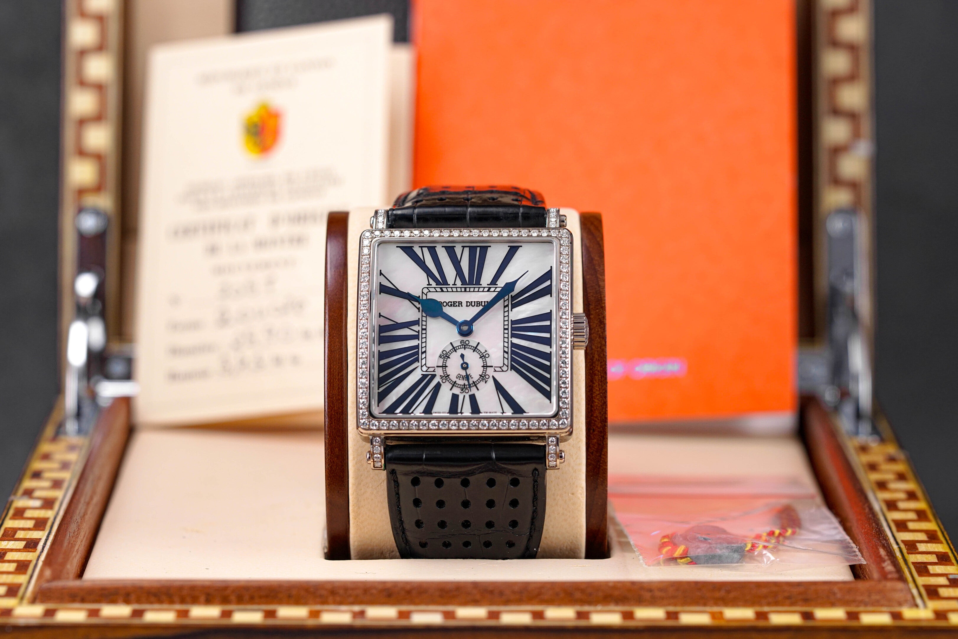 GOLDEN SQUARE WHITEGOLD MOP DIAL DIAMOND BEZEL (2006)