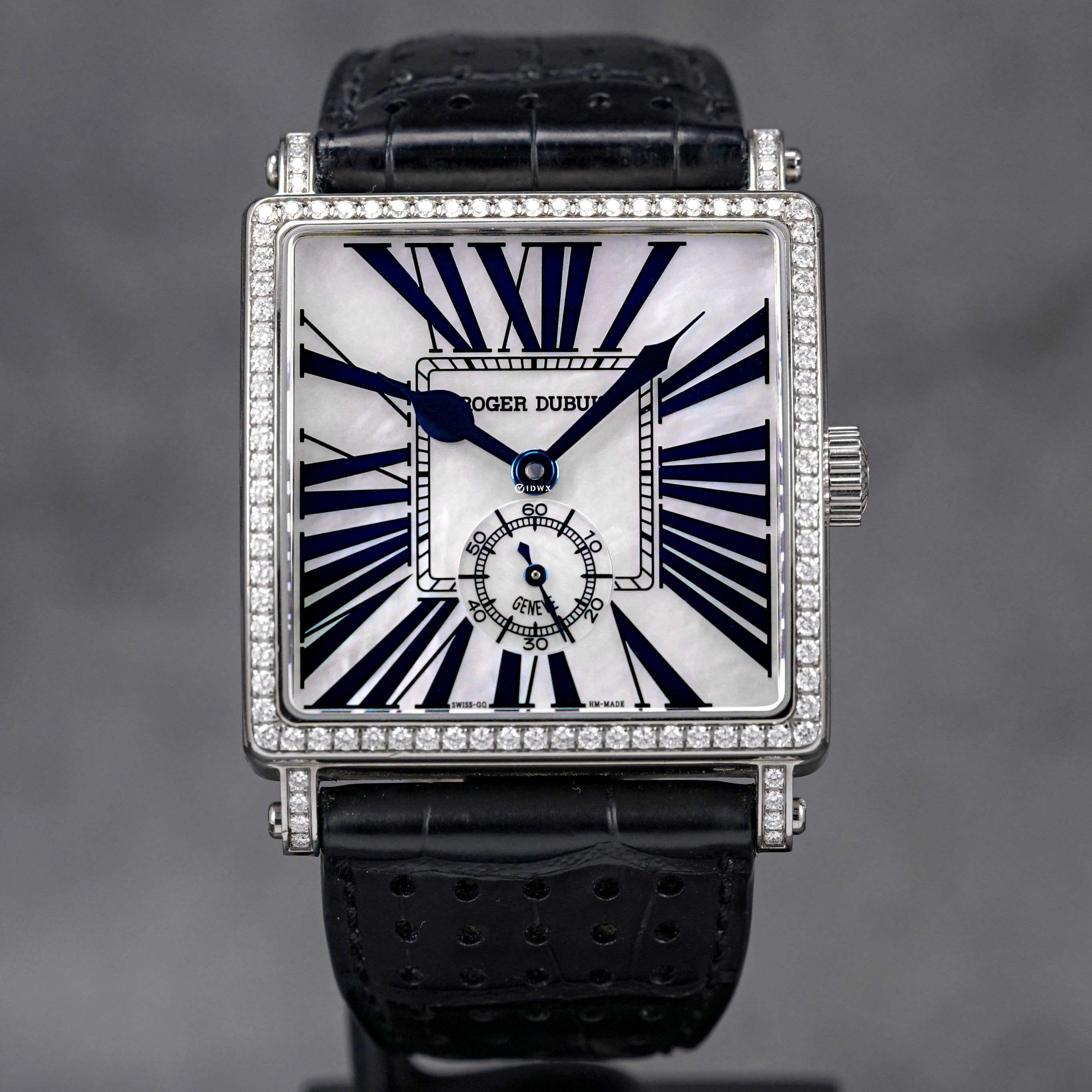 GOLDEN SQUARE WHITEGOLD MOP DIAL DIAMOND BEZEL (2006)