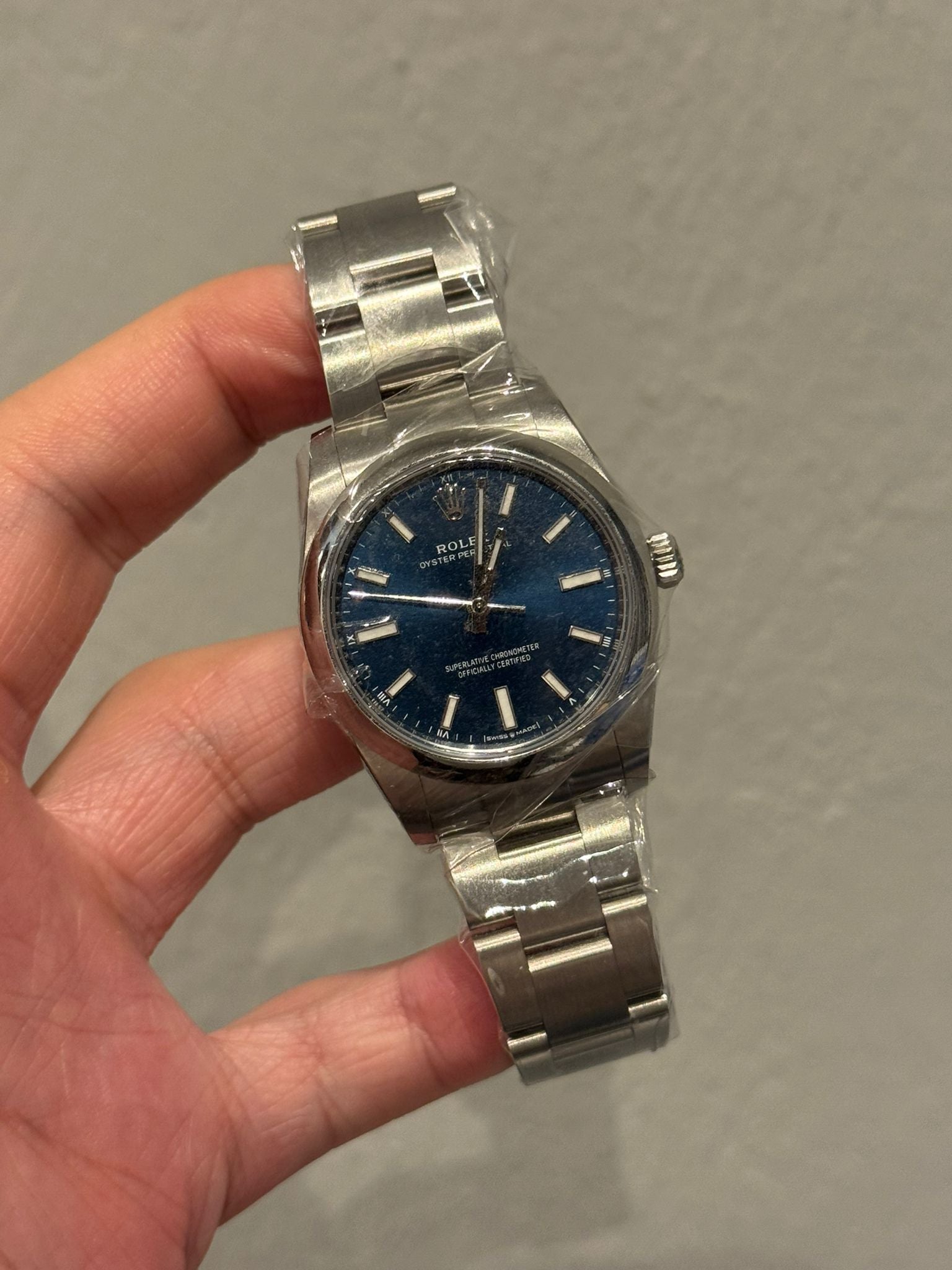 OYSTER PERPETUAL 34MM BLUE DIAL (2023)