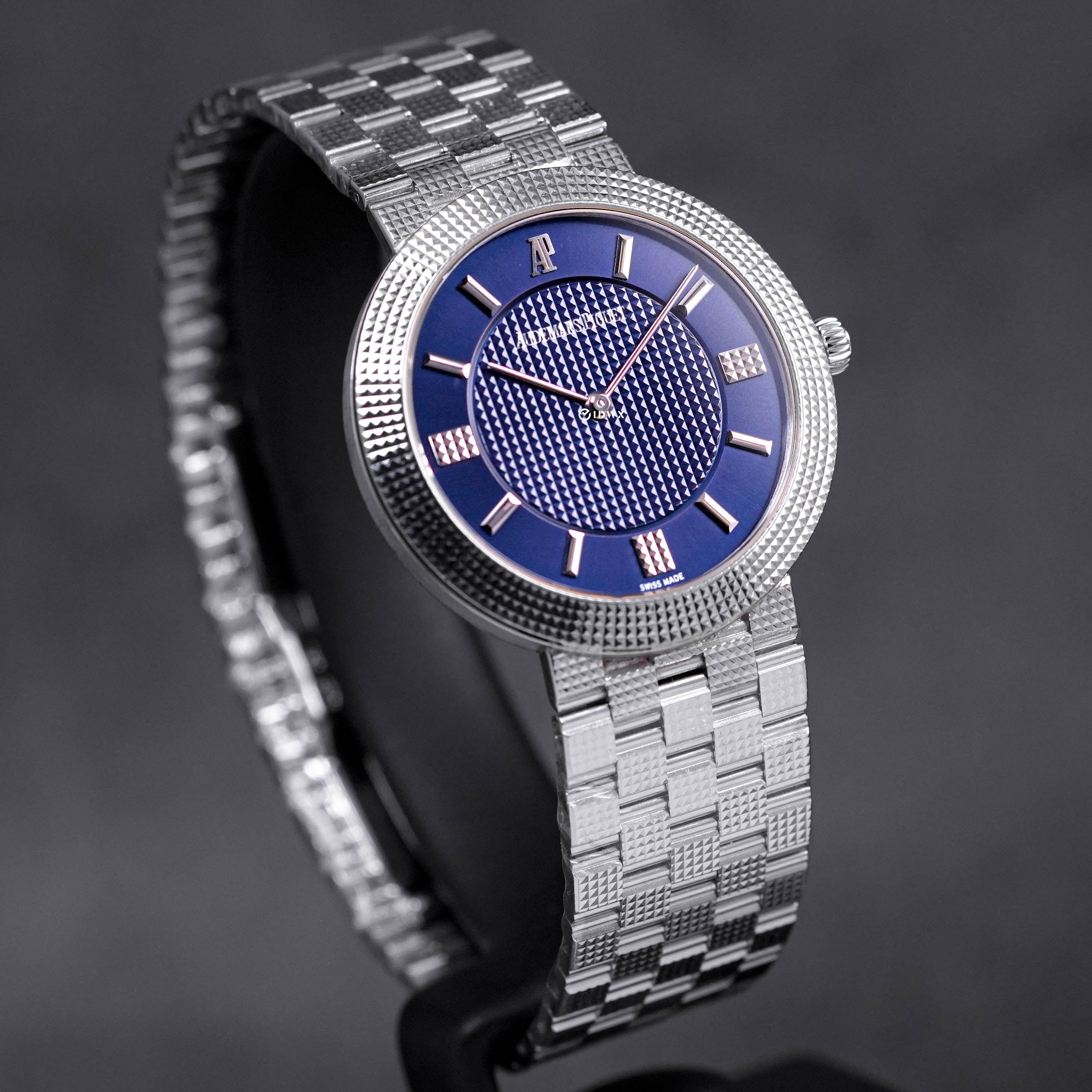 ROYAL OAK 34MM CLASSIC WHITEGOLD BLUE DIAL (2003)