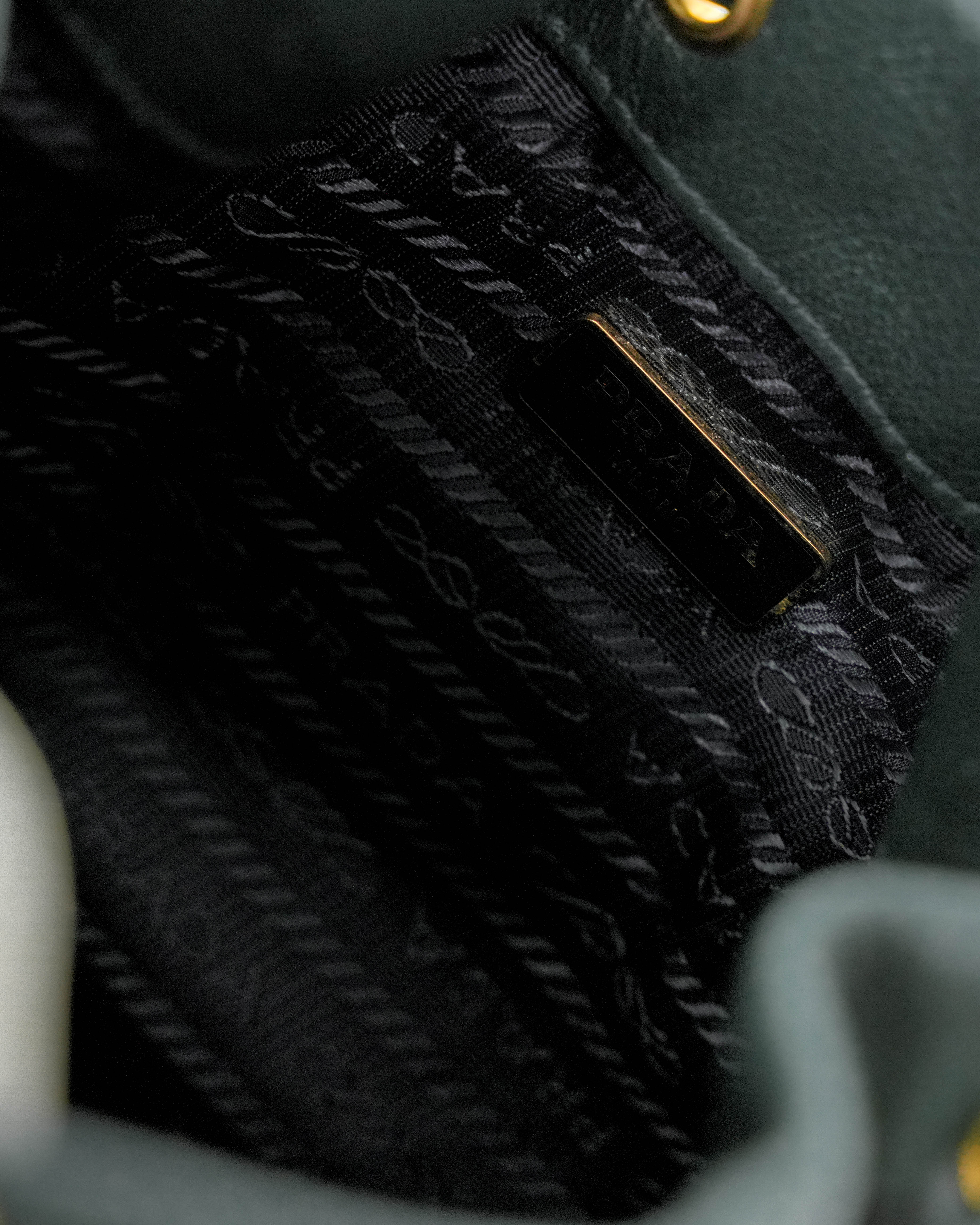 DRAWSTRING BUCKET BAG GREEN