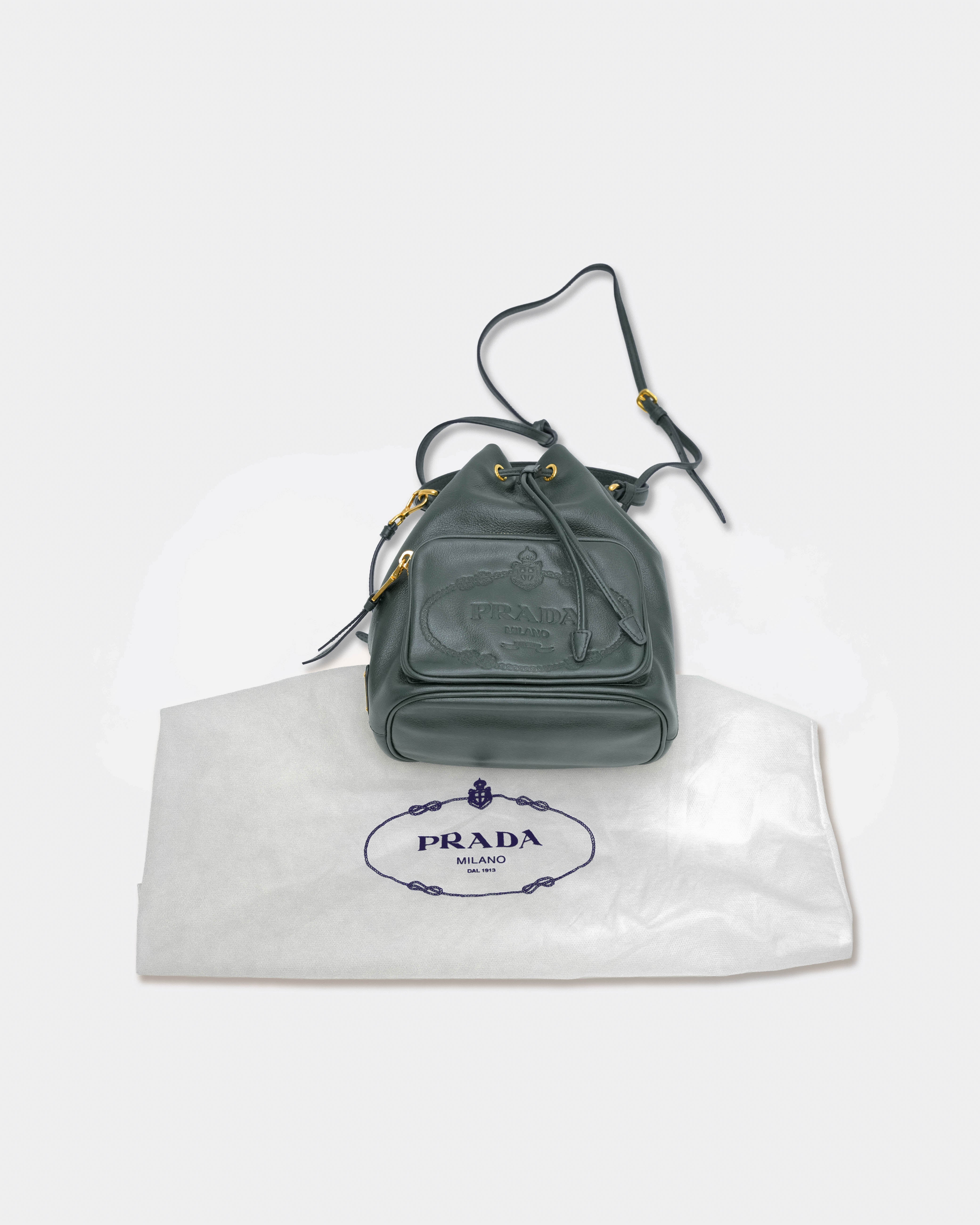 DRAWSTRING BUCKET BAG GREEN