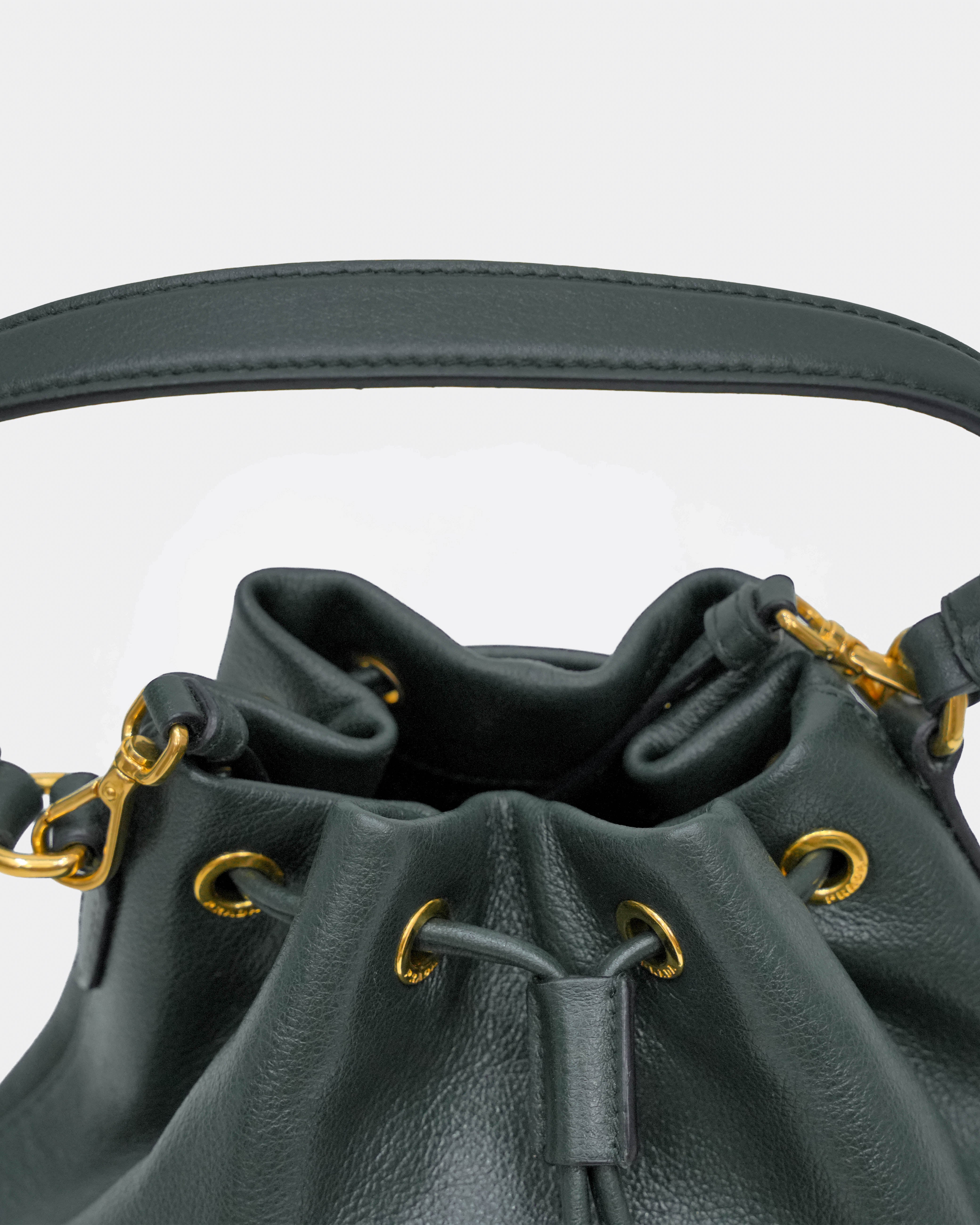 DRAWSTRING BUCKET BAG GREEN