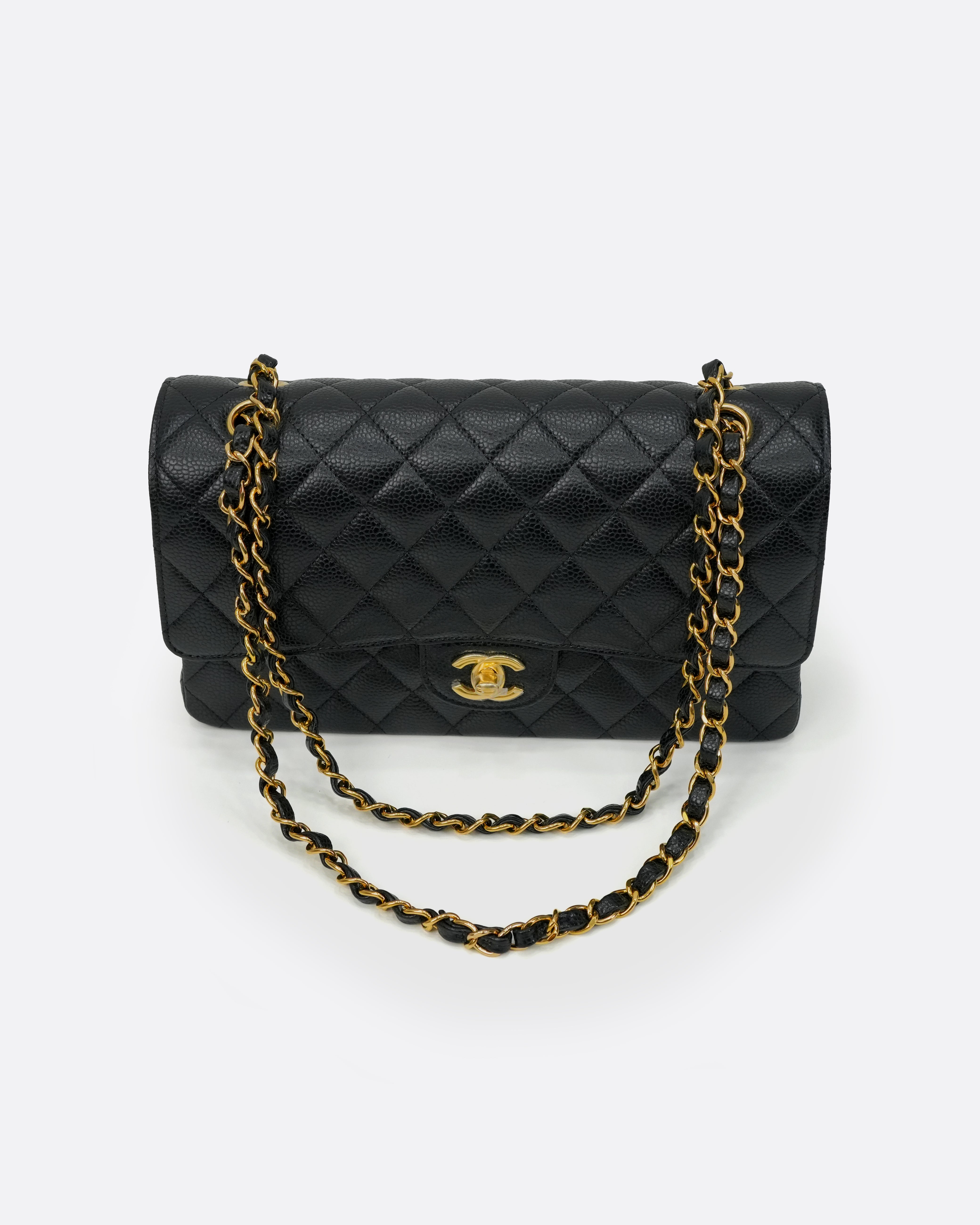 MEDIUM CLASSIC FLAP BLACK CAVIAR GOLDHARDWARE