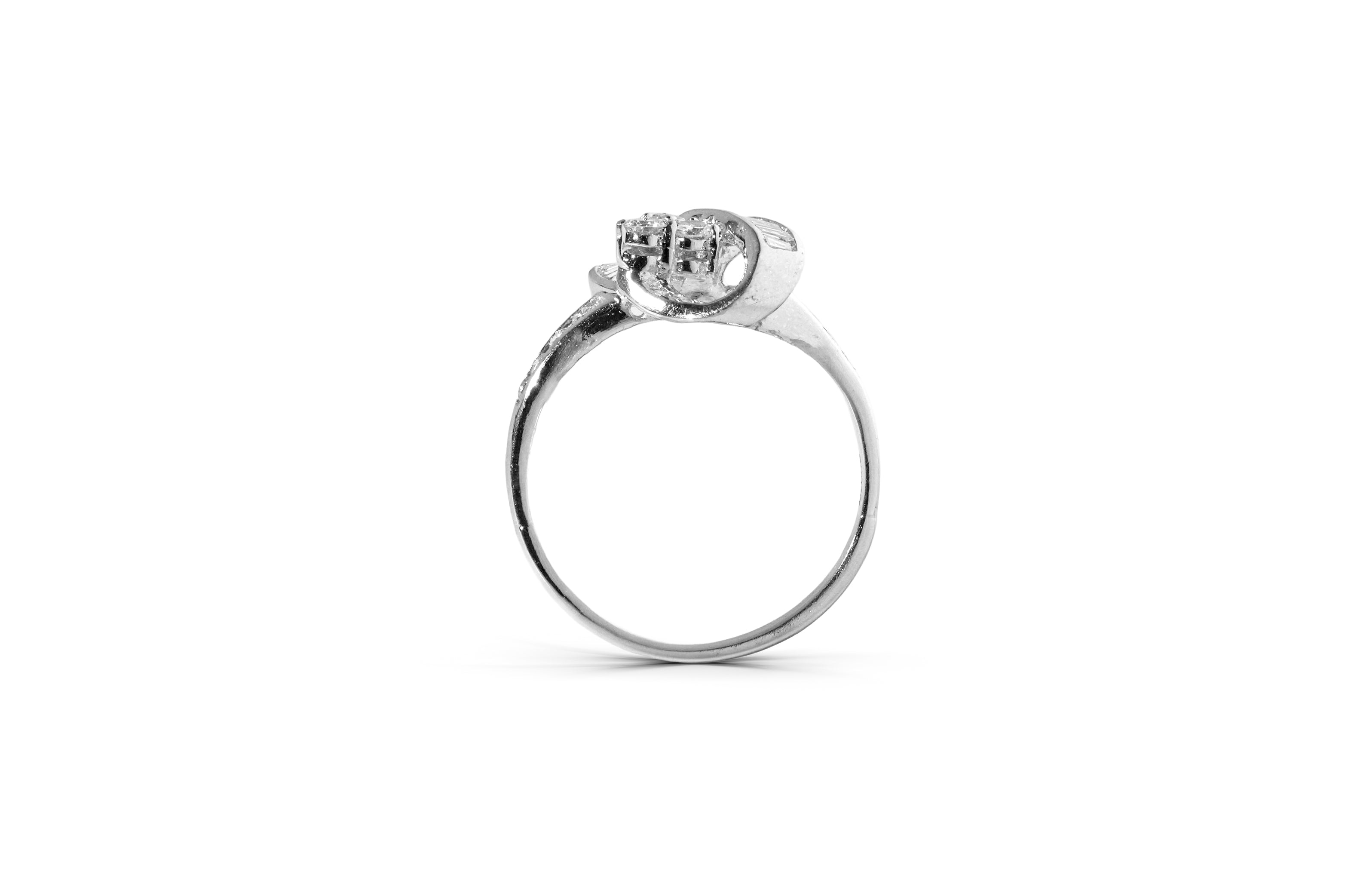 DIAMOND RING PT900 0.7CT SIZE 14.5