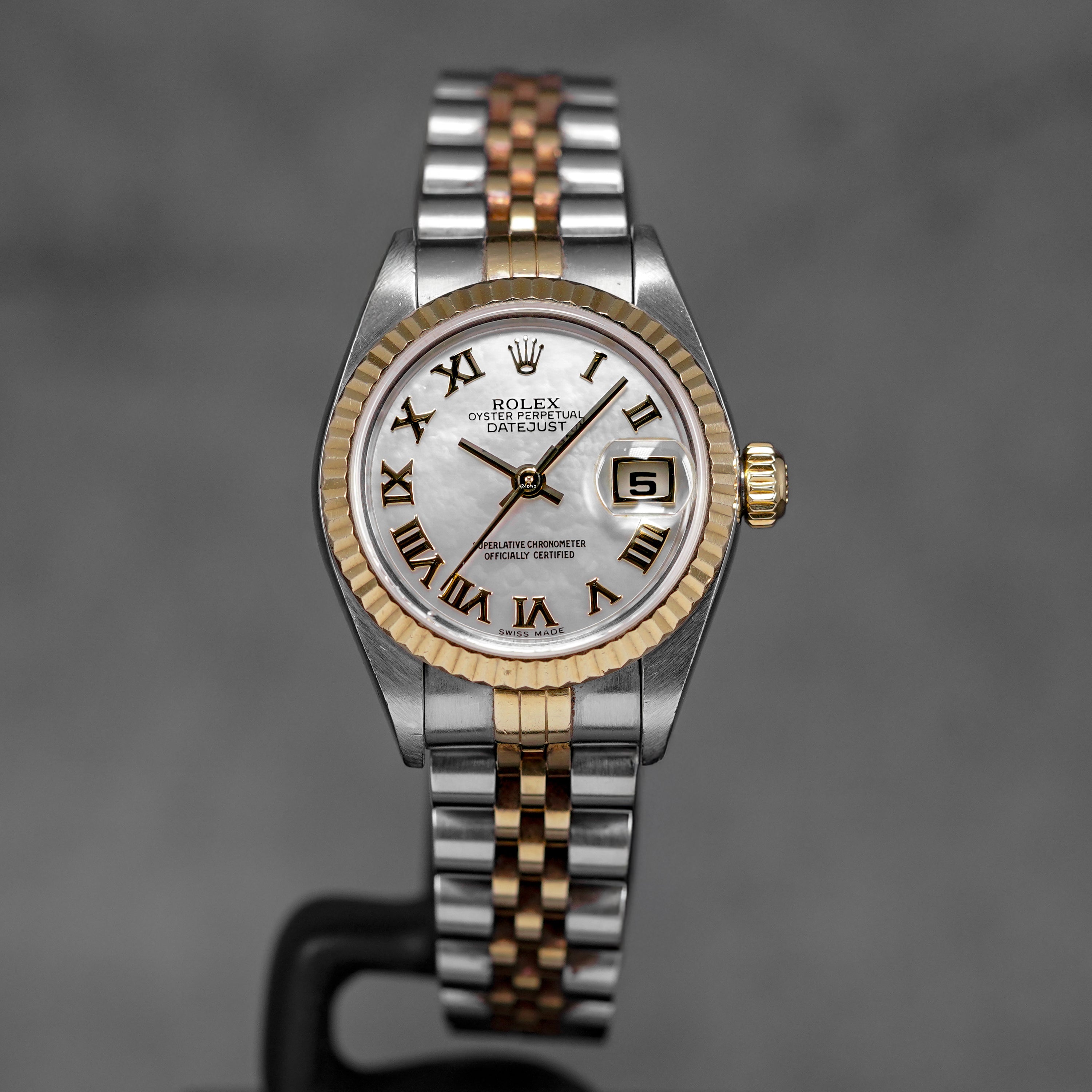 Harga Rolex Datejust 26 MOP Roman Indonesia