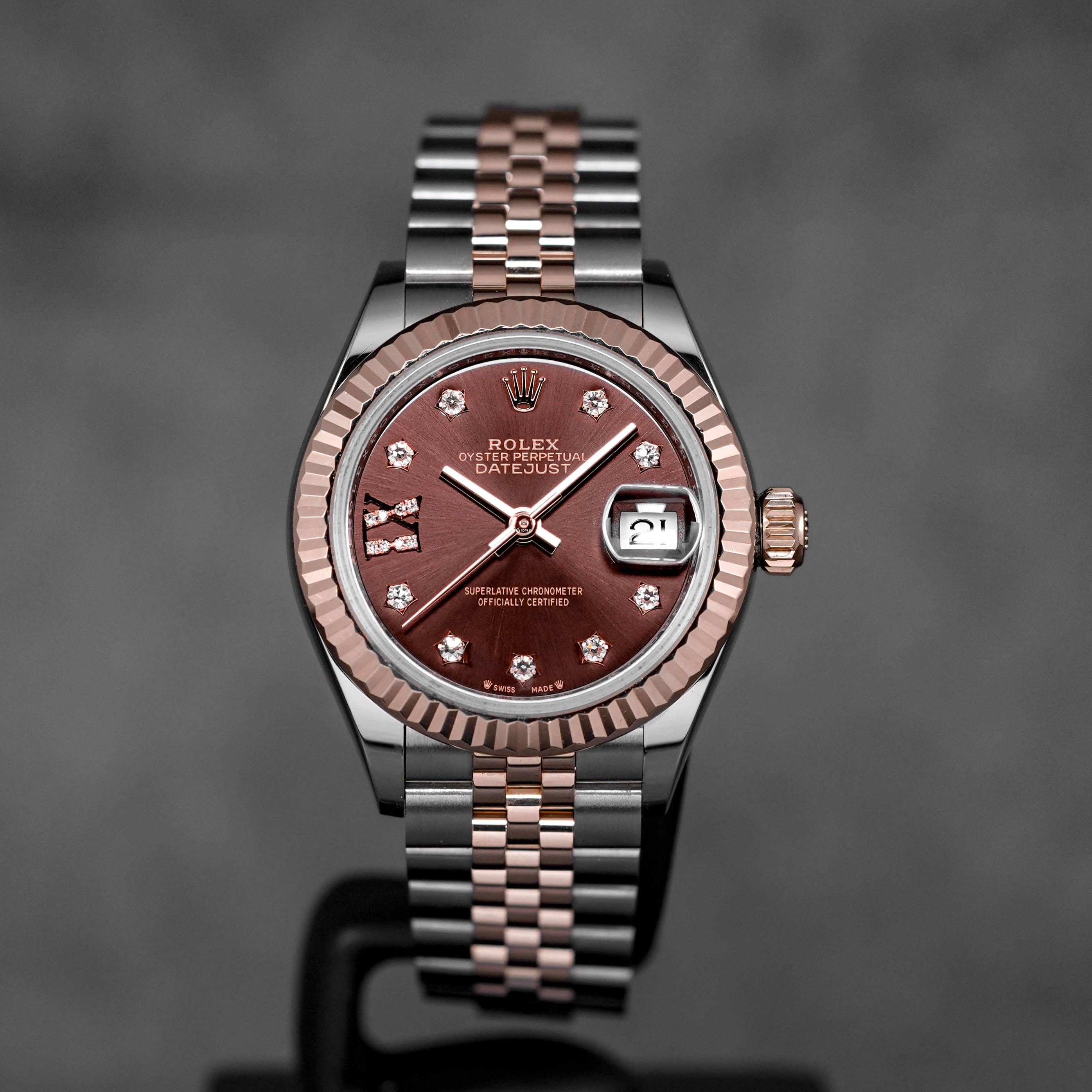 DATEJUST 28MM TWOTONE ROSEGOLD CHOCO DIAMOND STAR DIAL DIAMOND ON IX (2025)