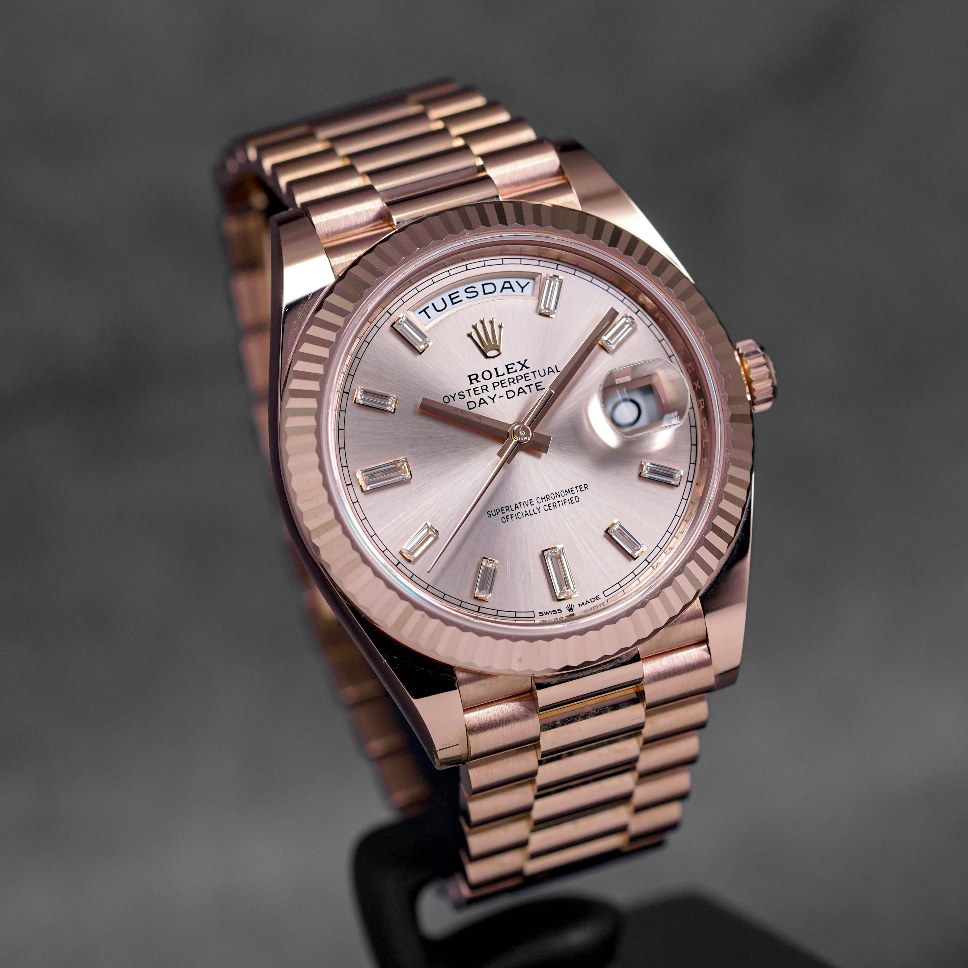 DAYDATE 40MM ROSEGOLD PINK SUNDUST DIAMOND BAGUETTE DIAL (2022)