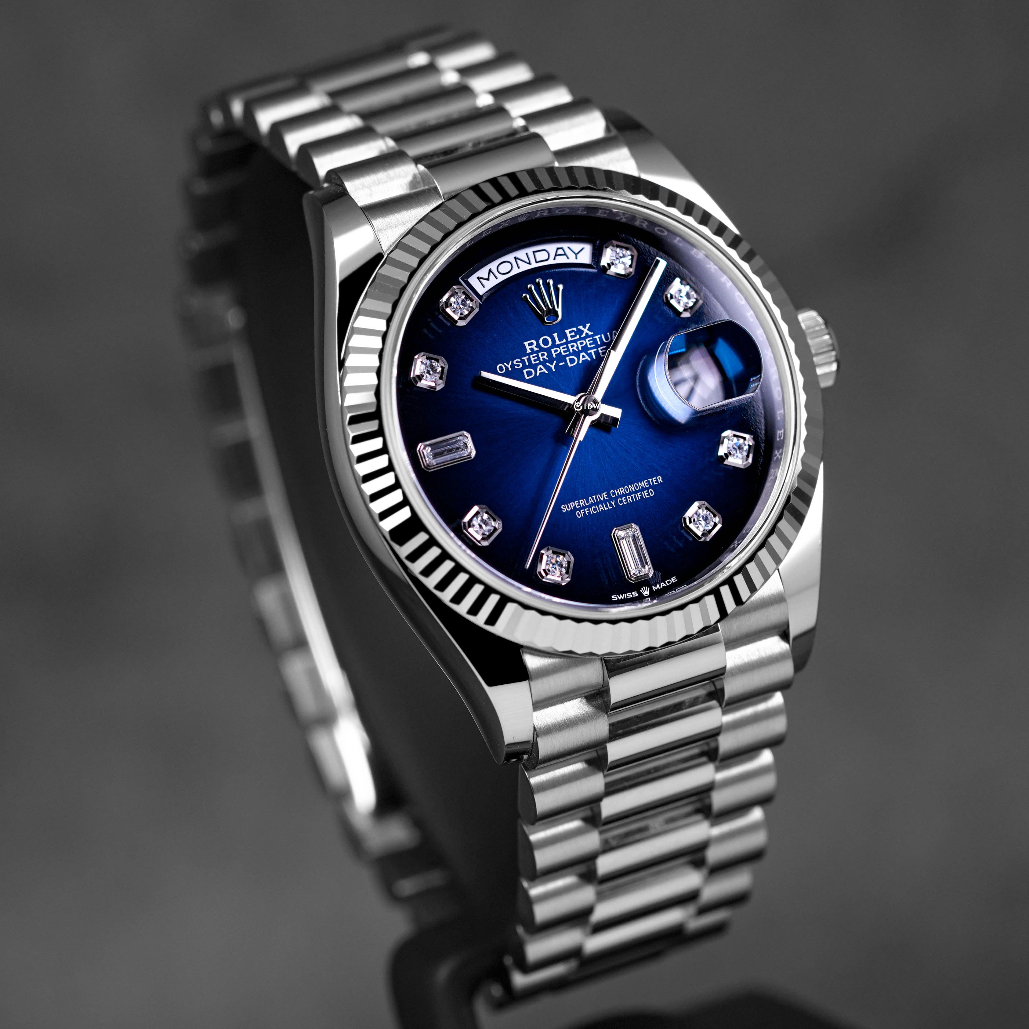 DAYDATE 36MM WHITEGOLD BLUE OMBRE DIAL DIAMOND DIAL (2021)