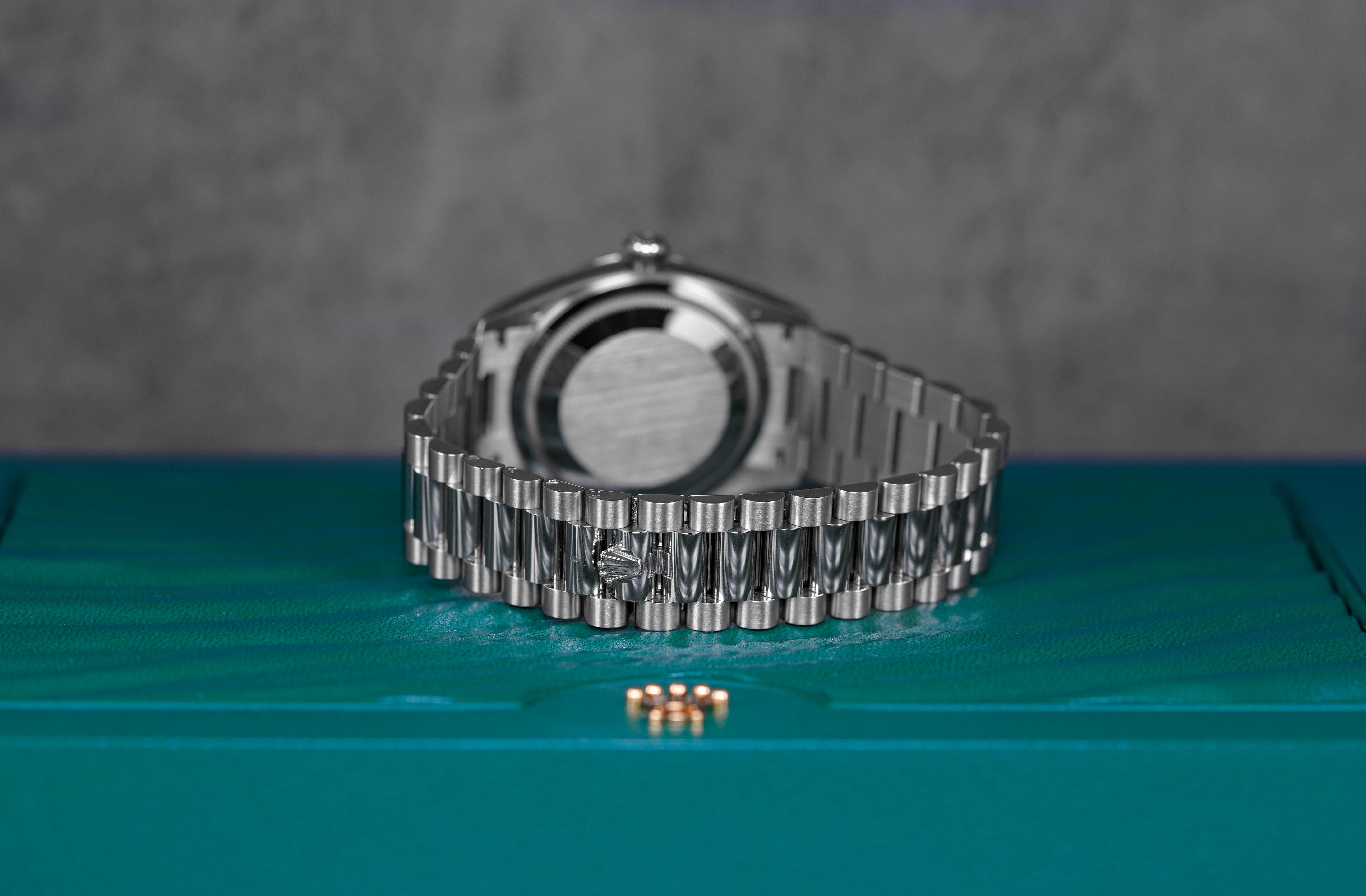 DAYDATE 36MM WHITEGOLD BLUE OMBRE DIAL DIAMOND DIAL (2021)