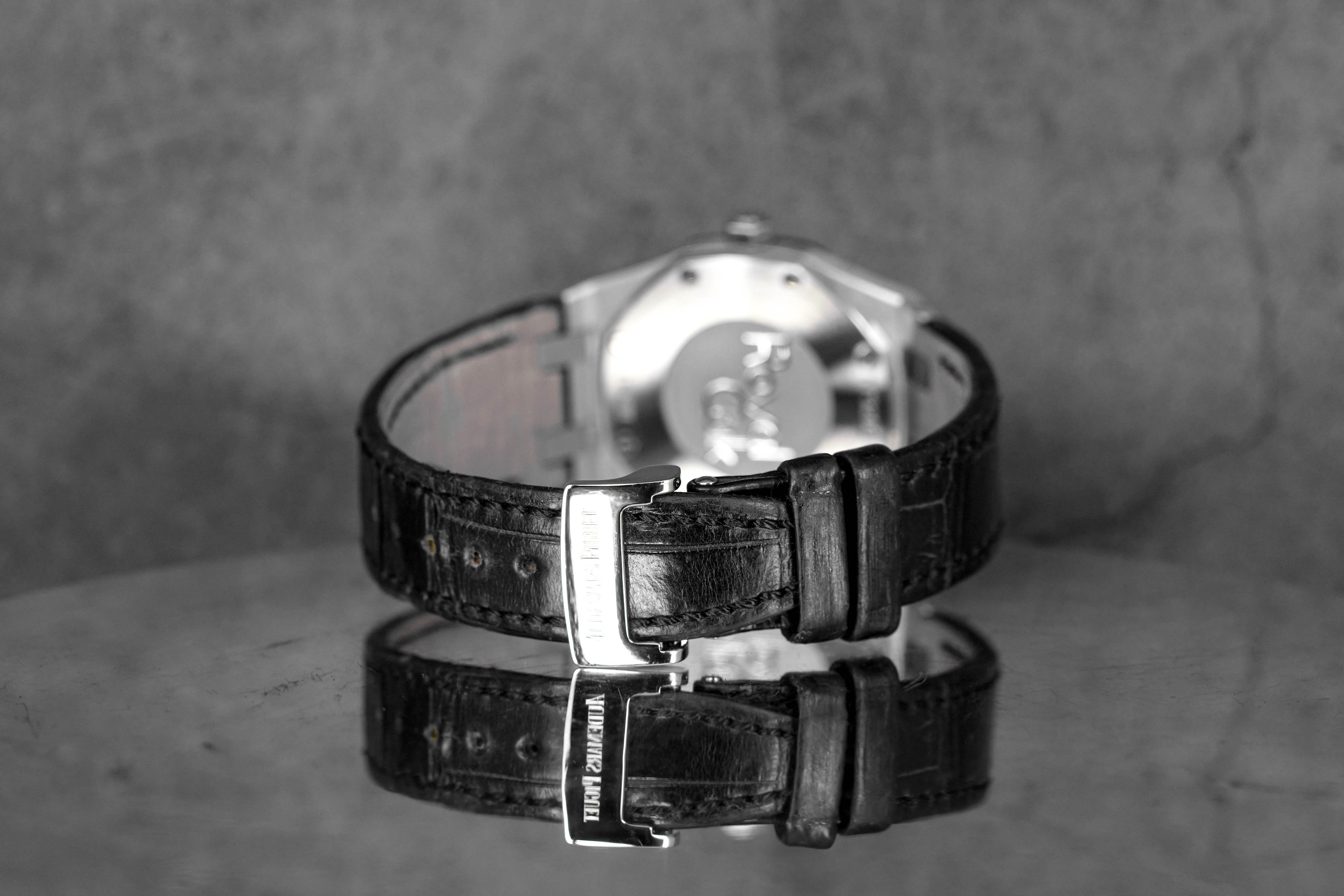 Royal Oak Lady Black