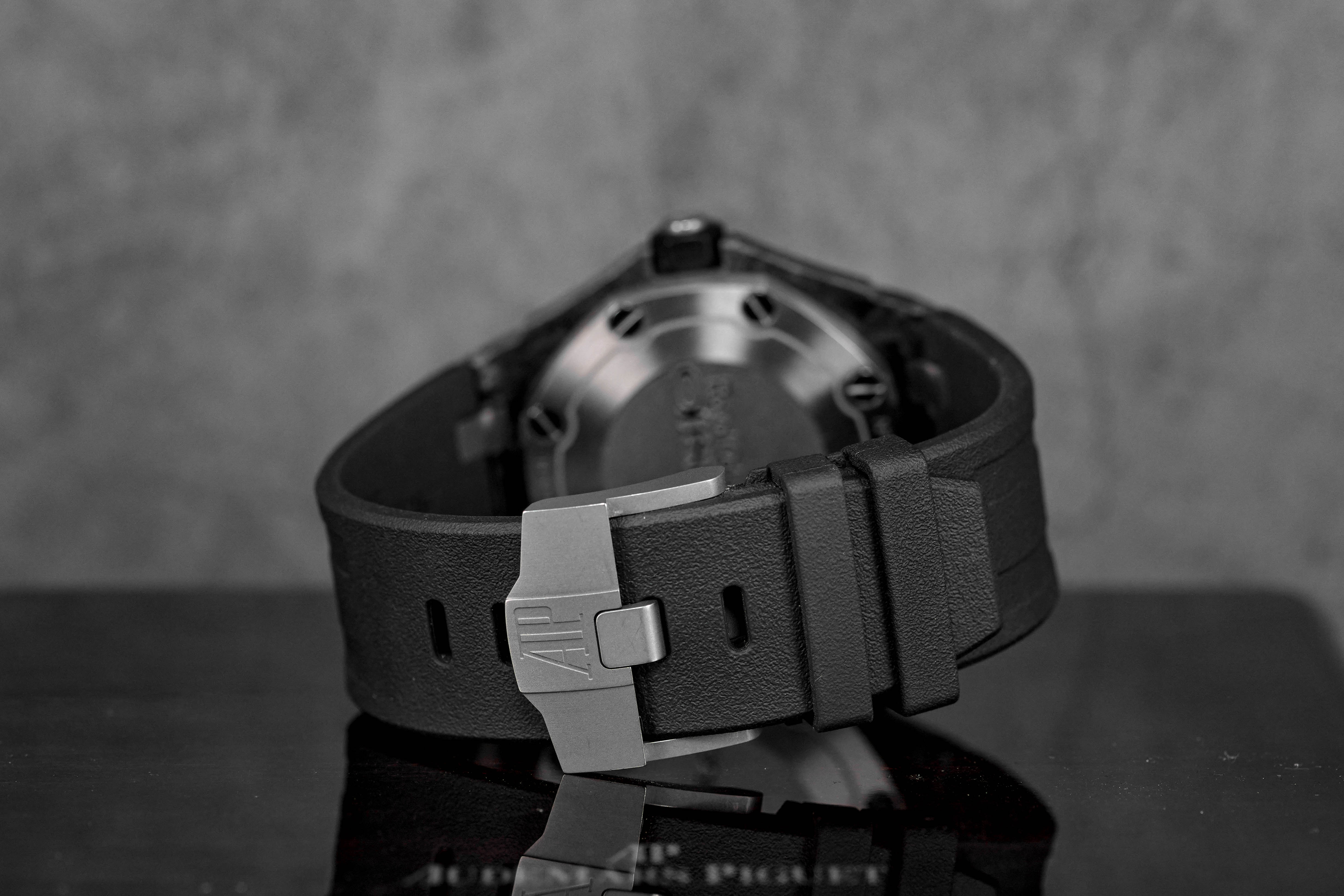 Royal Oak Offshore Diver Black Carbon