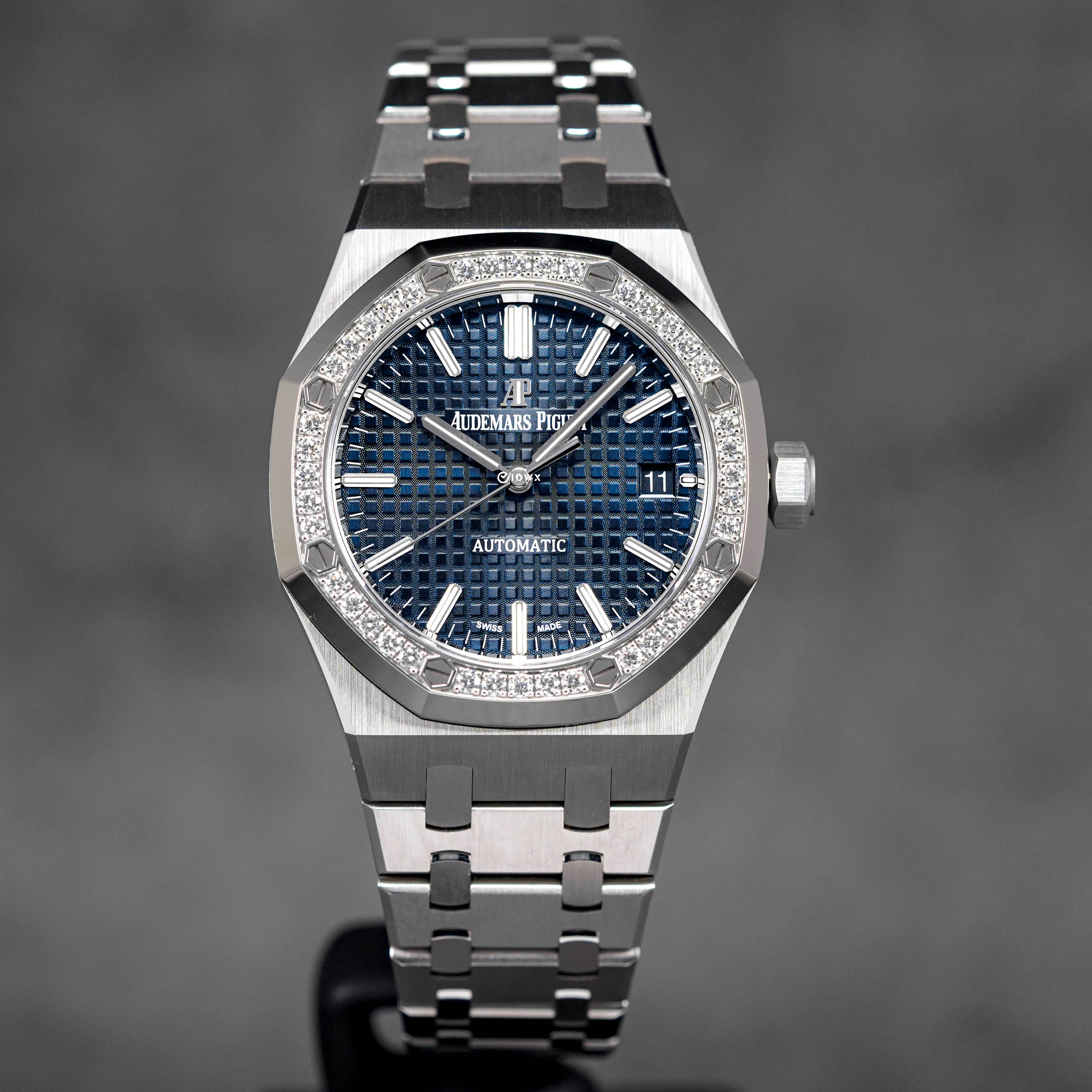 ROYAL OAK 37MM 15451 BLUE DIAL DIAMOND BEZEL (2026)
