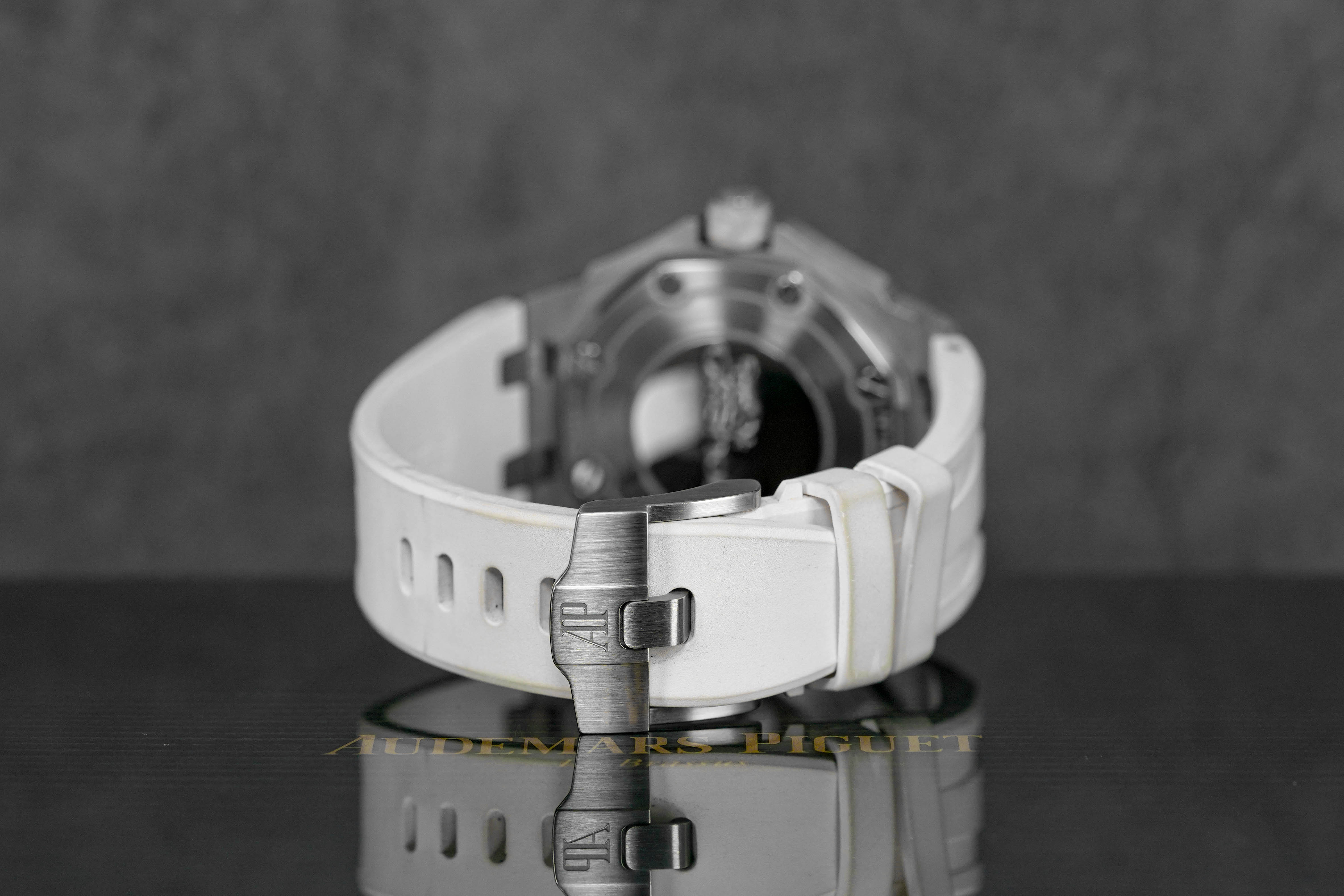 ROYAL OAK OFFSHORE LADY 37MM WHITE DIAL DIAMOND BEZEL (2016)