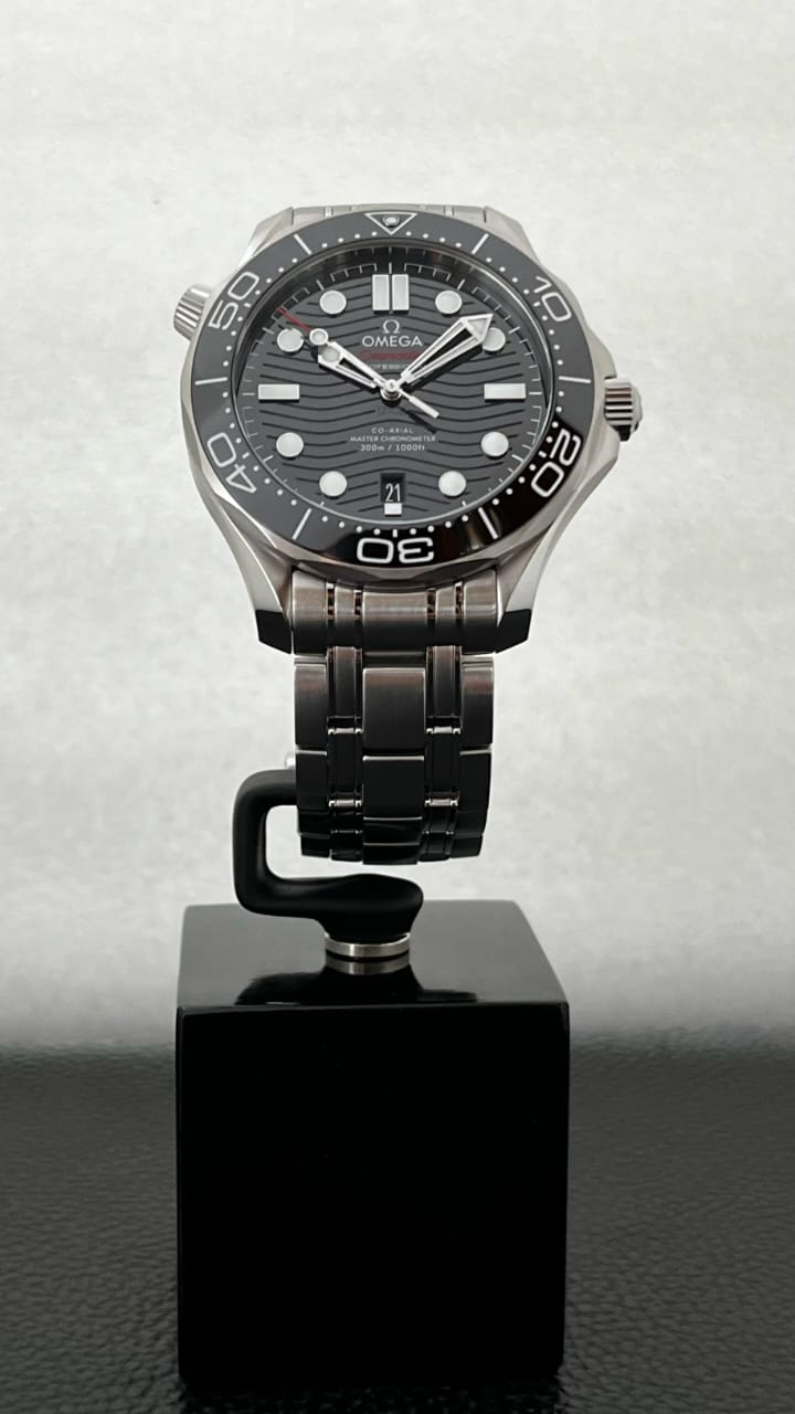 SEAMASTER DIVER 300 BLACK DIAL (WATCH ONLY)
