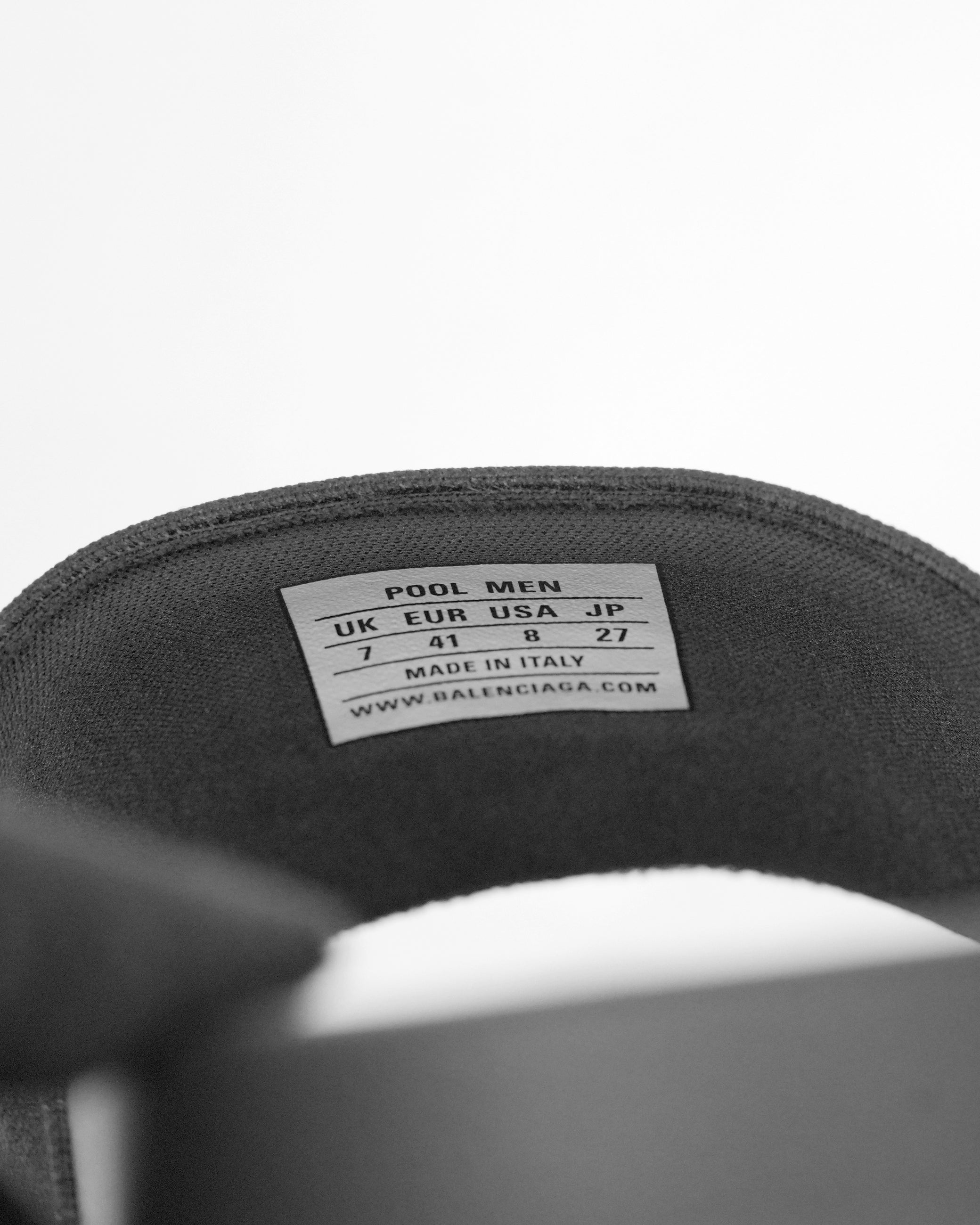 POOL SANDALS BLACK SIZE 41