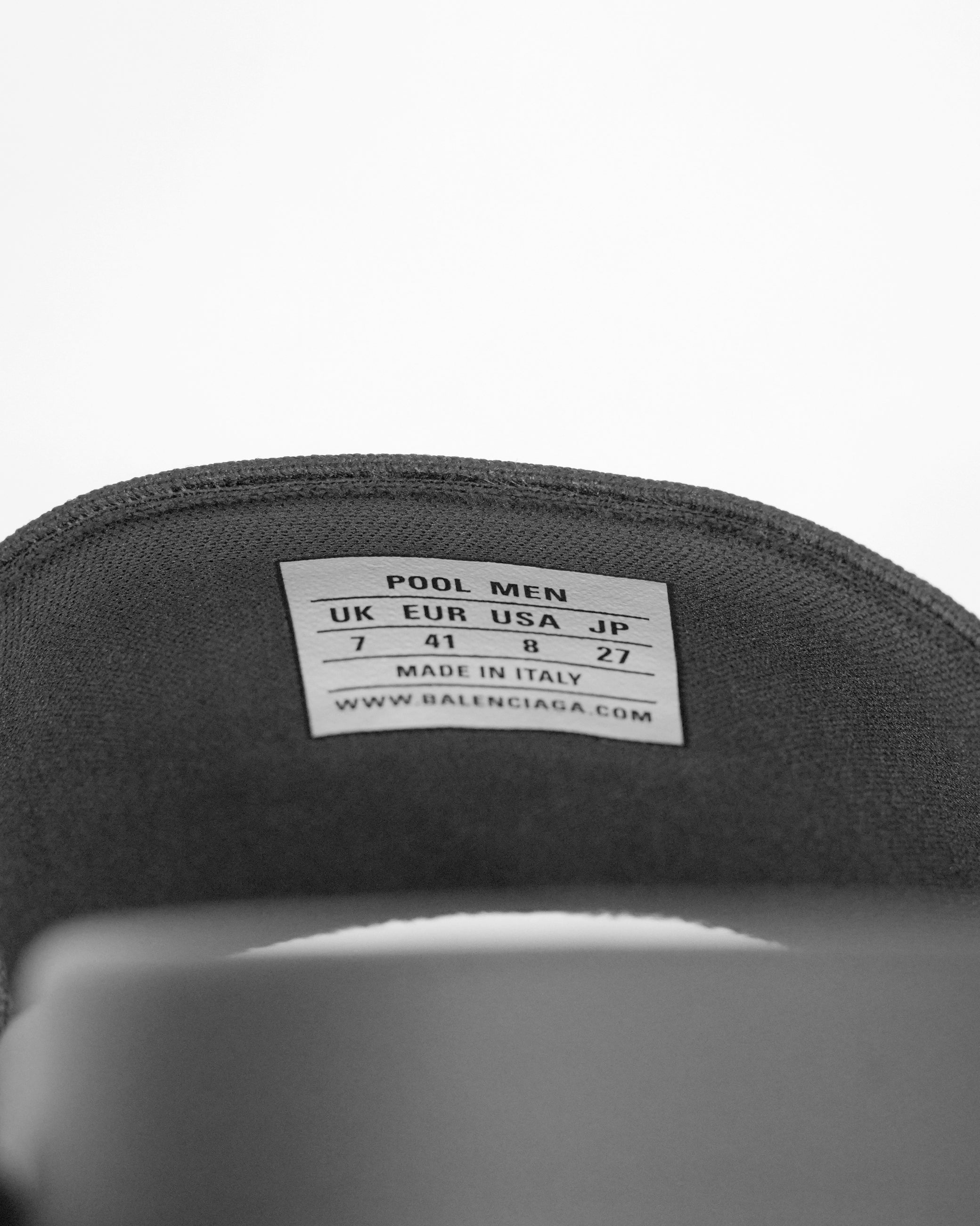 POOL SANDALS BLACK SIZE 41