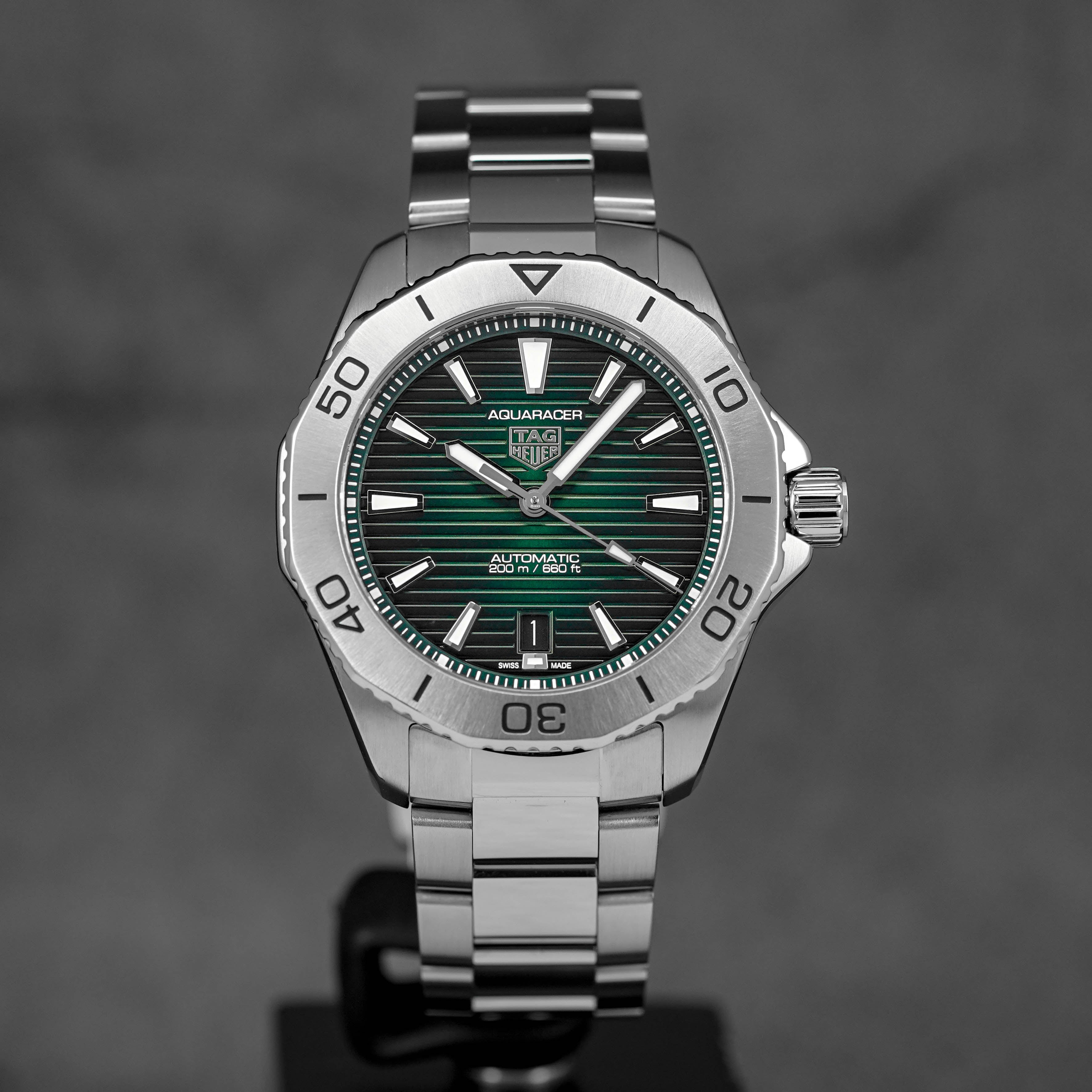 AQUARACER 200 CALIBRE 5 GREEN DIAL (2024)
