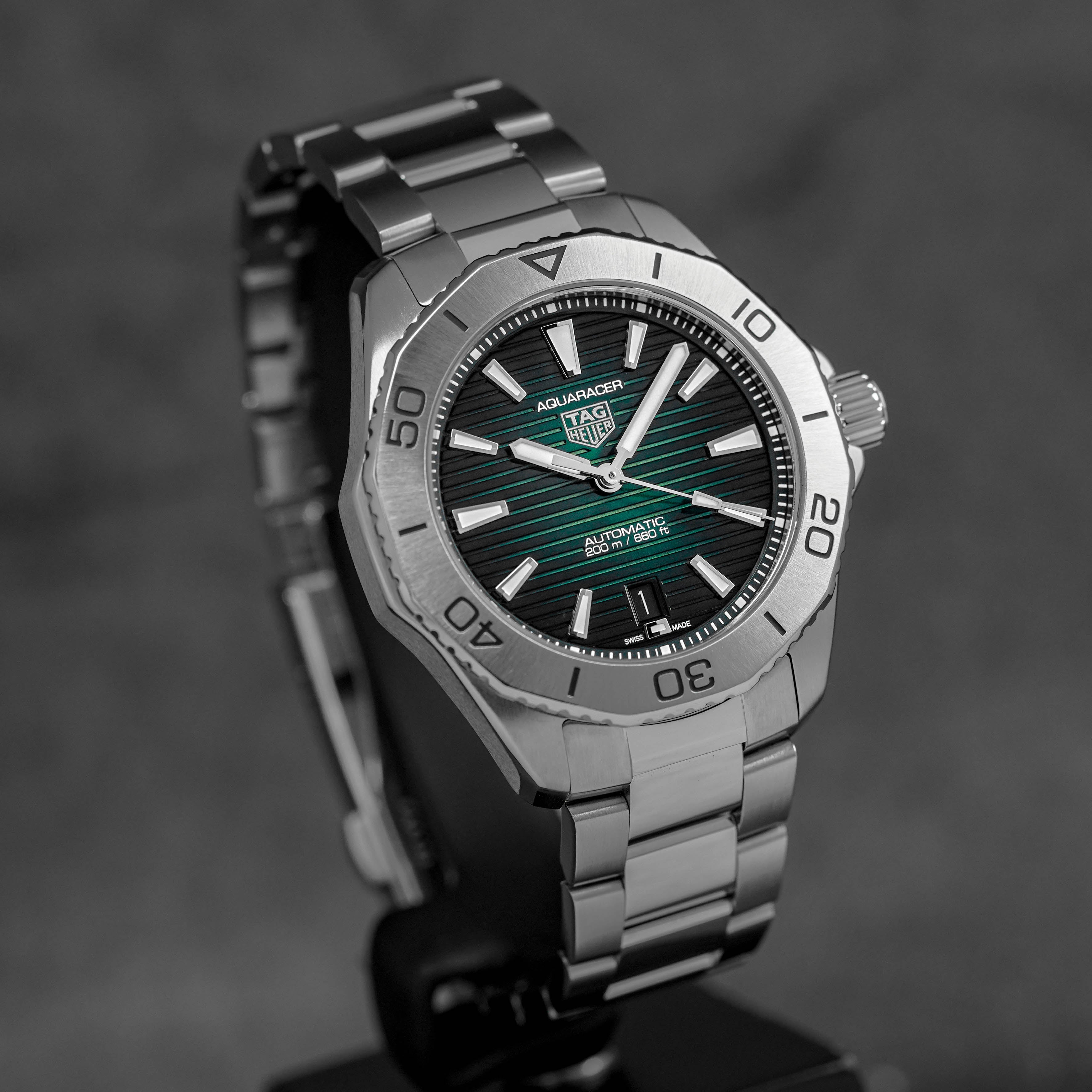 AQUARACER 200 CALIBRE 5 GREEN DIAL (2024)