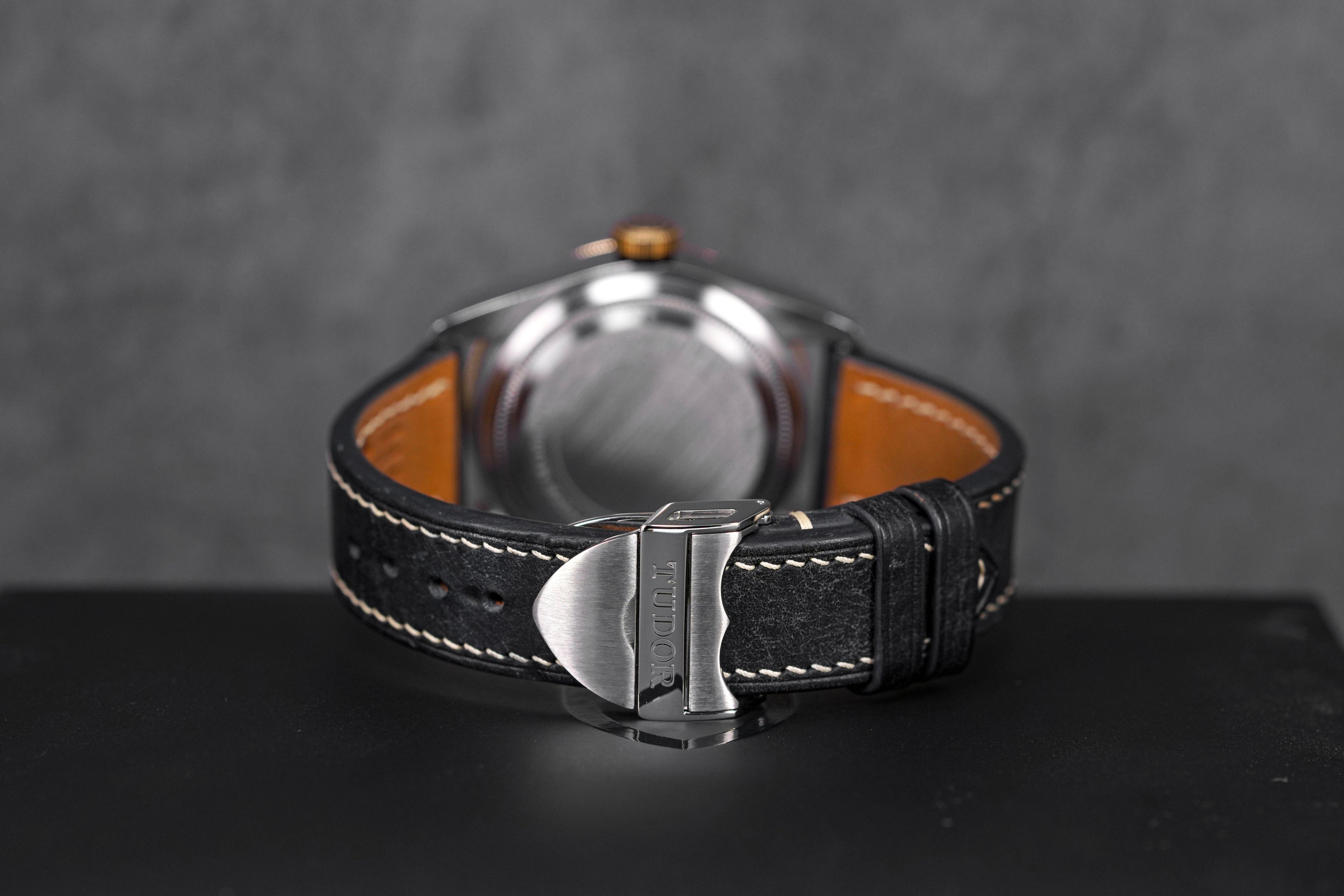 BLACK BAY TWOTONE YELLOWGOLD BLACK DIAL LEATHER STRAP (2017)