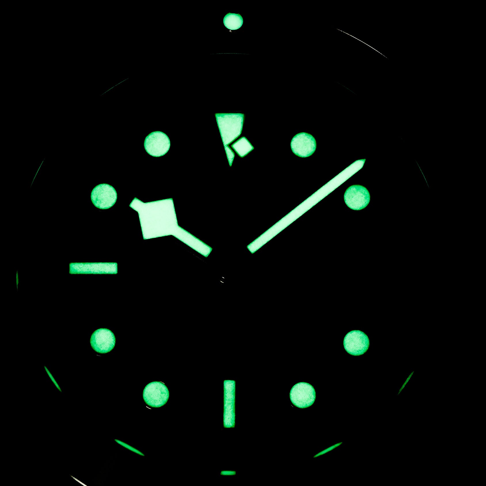 BLACK BAY TWOTONE YELLOWGOLD BLACK DIAL LEATHER STRAP (2017)