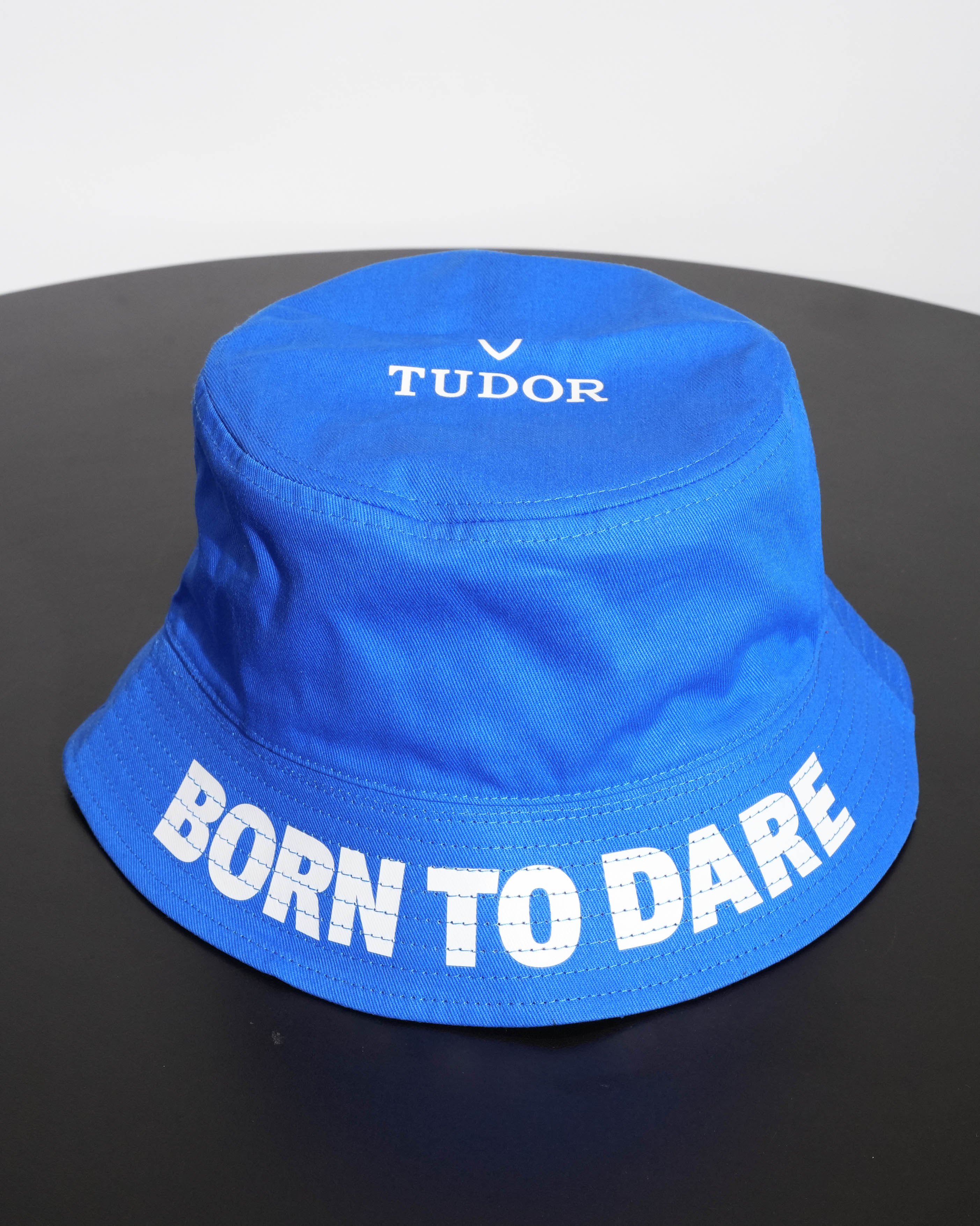 REVERSIBLE BUCKET HAT BLUE RED BORN TO DARE