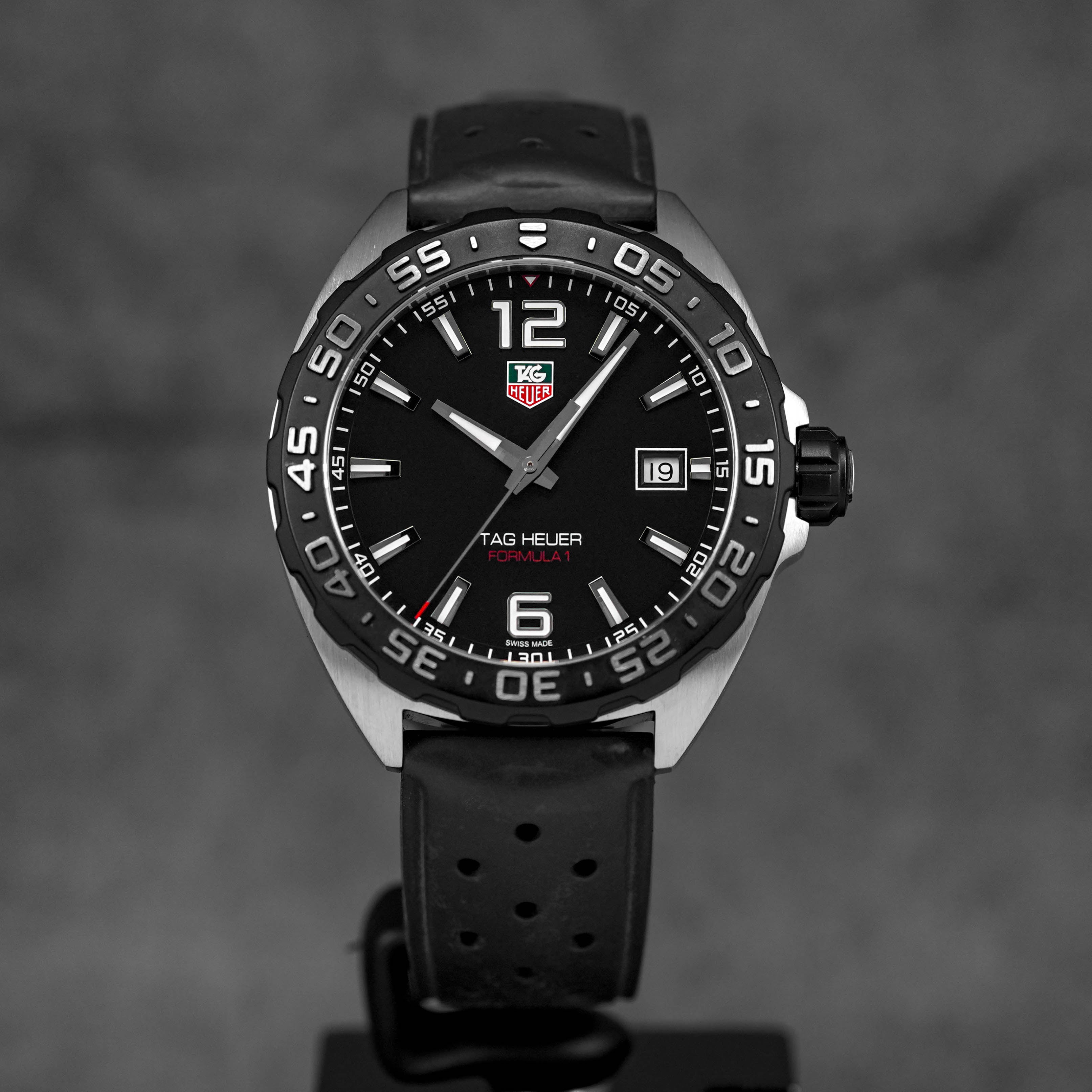 Harga Tag Heuer Formula 1 Date Quartz Black