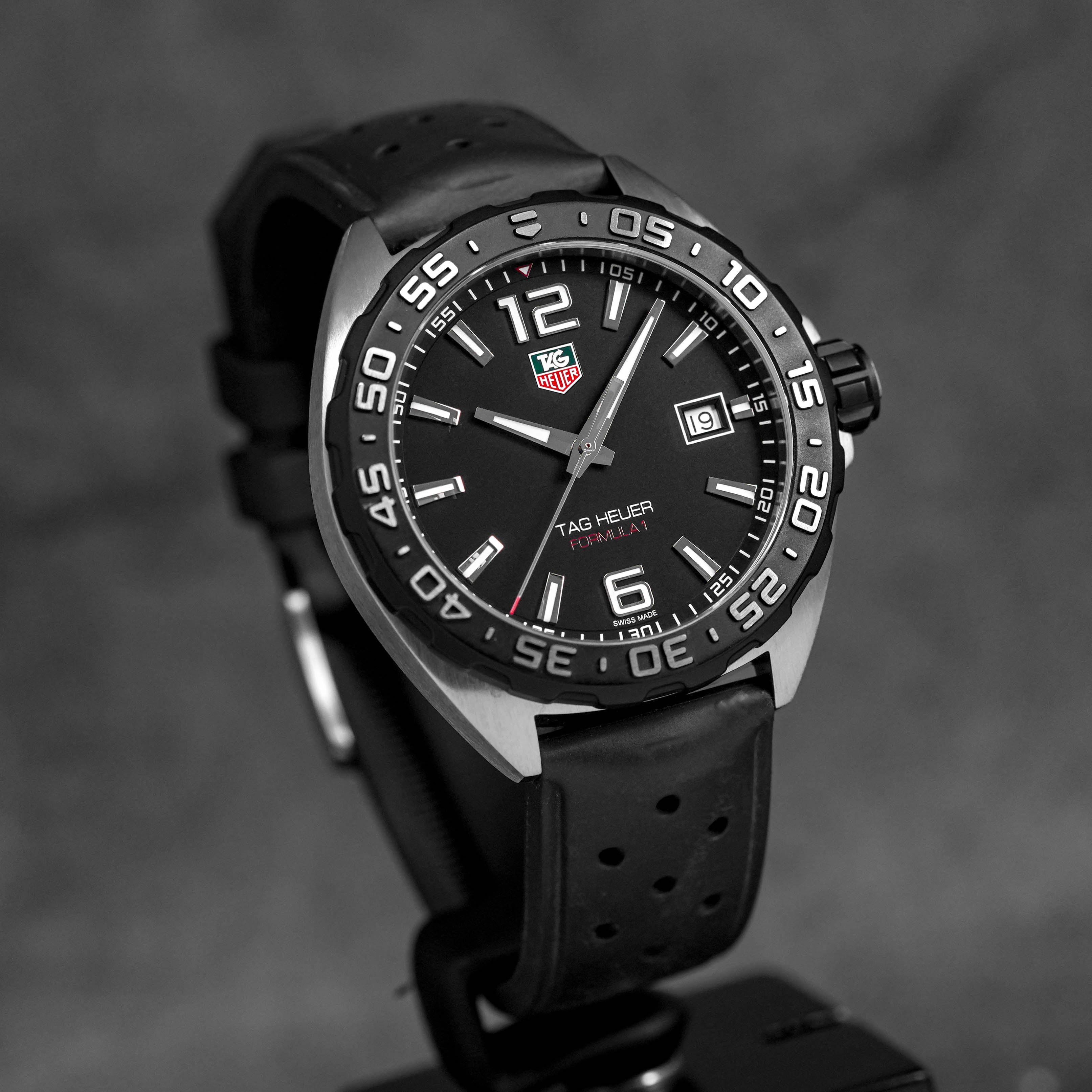 Harga Tag Heuer Formula 1 Date Quartz Black