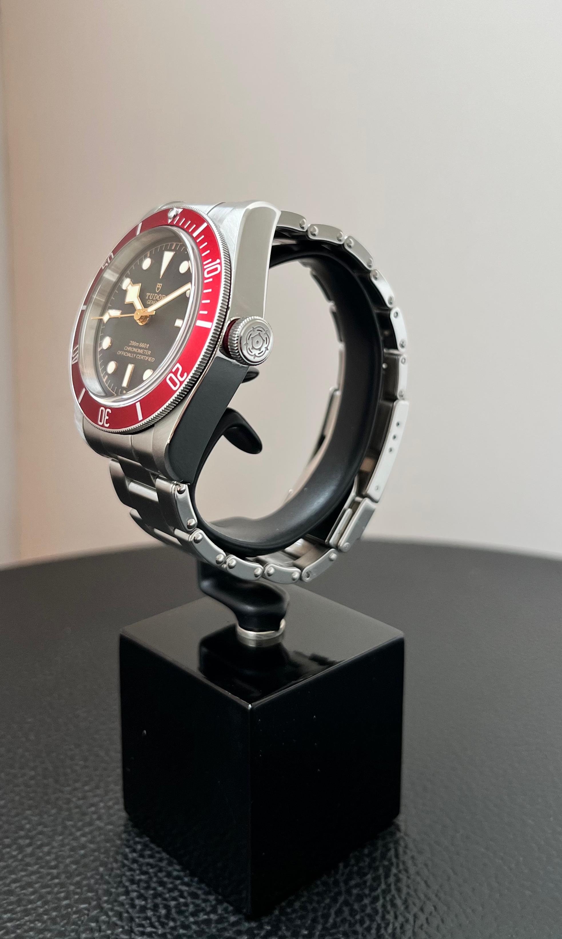 HERITAGE BLACK BAY 41 RED (WATCH & BOX)