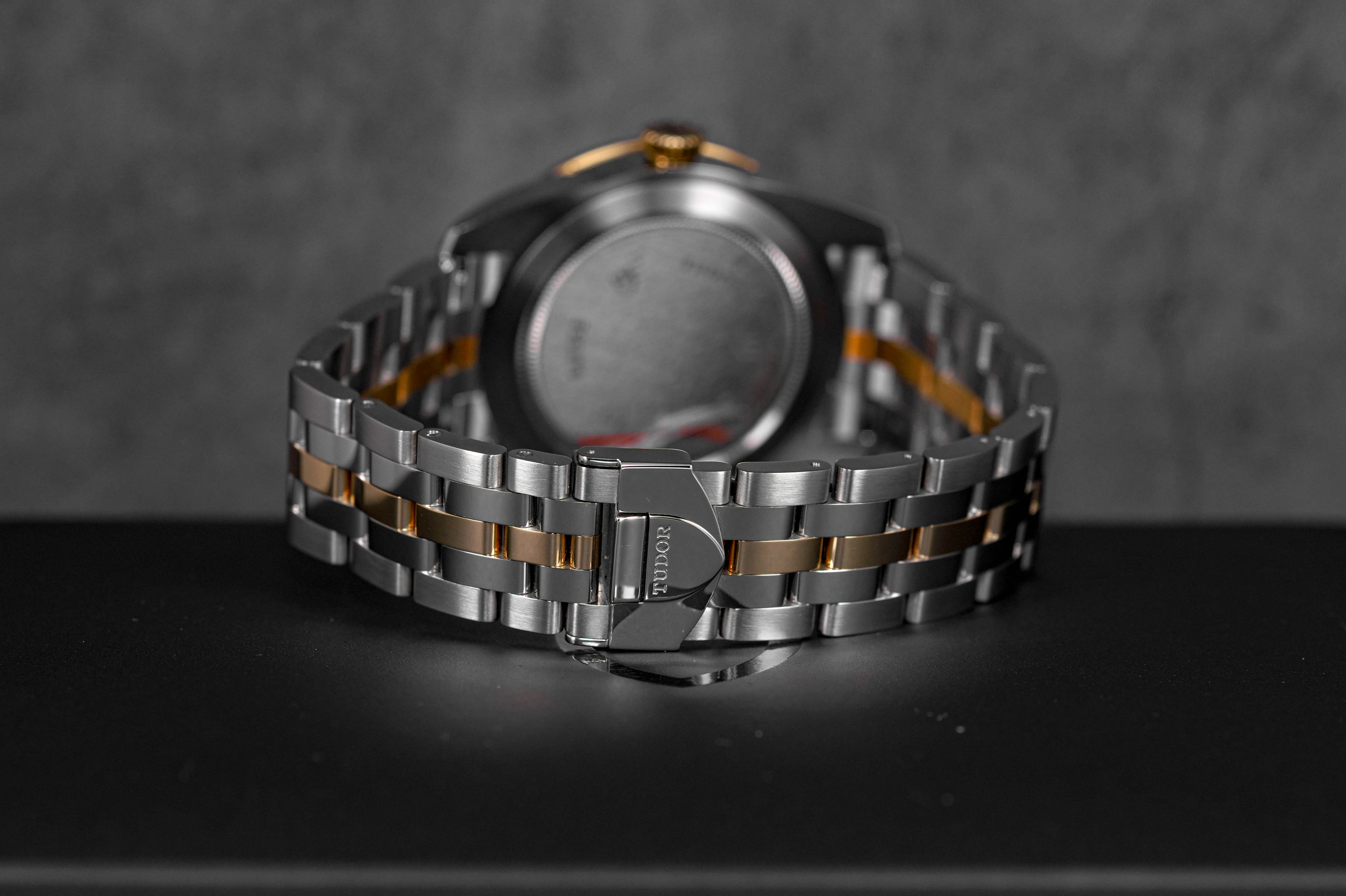 GLAMOUR DOUBLE DATE TWOTONE YELLOWGOLD SILVER DIAL (2021)