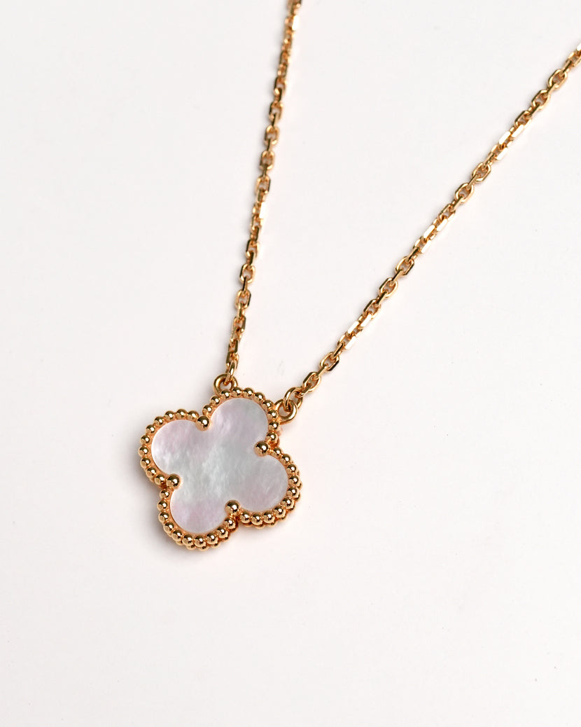 VINTAGE ALHAMBRA MOTHER OF PEARL PENDANT (2022)