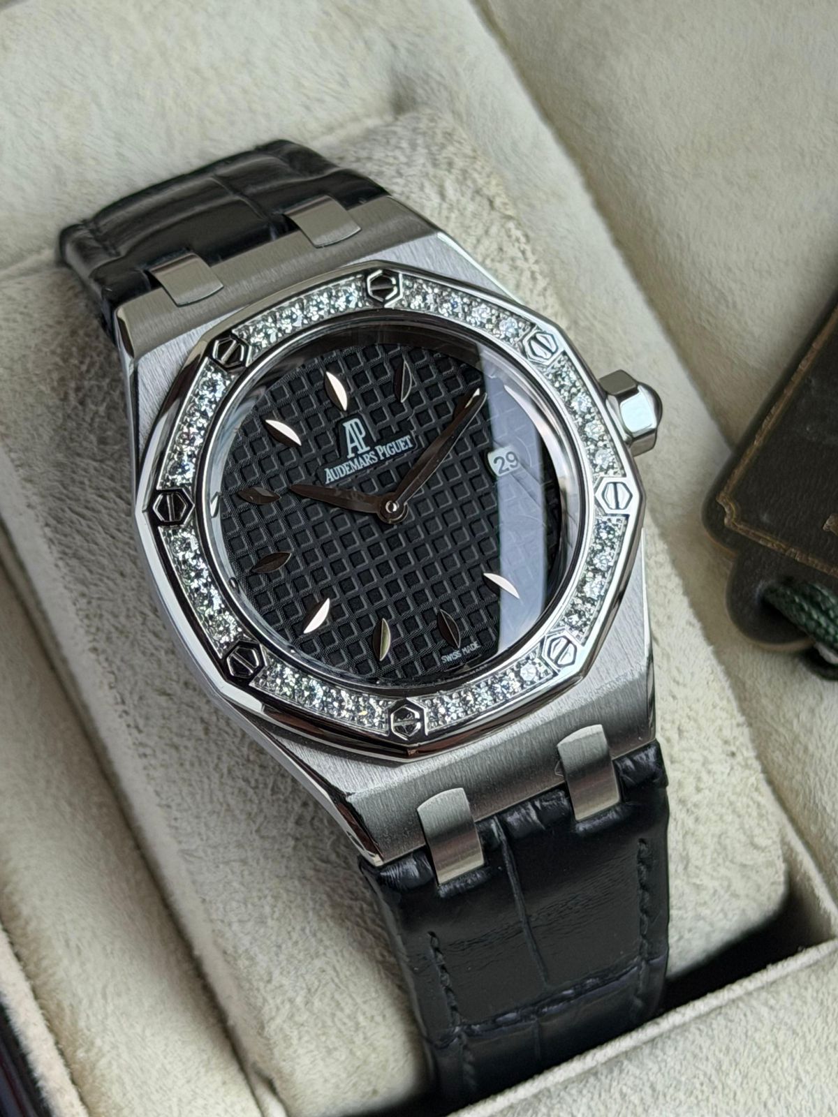 ROYAL OAK 33MM 67601ST DIAMOND RING BLACK DIAL (2009)