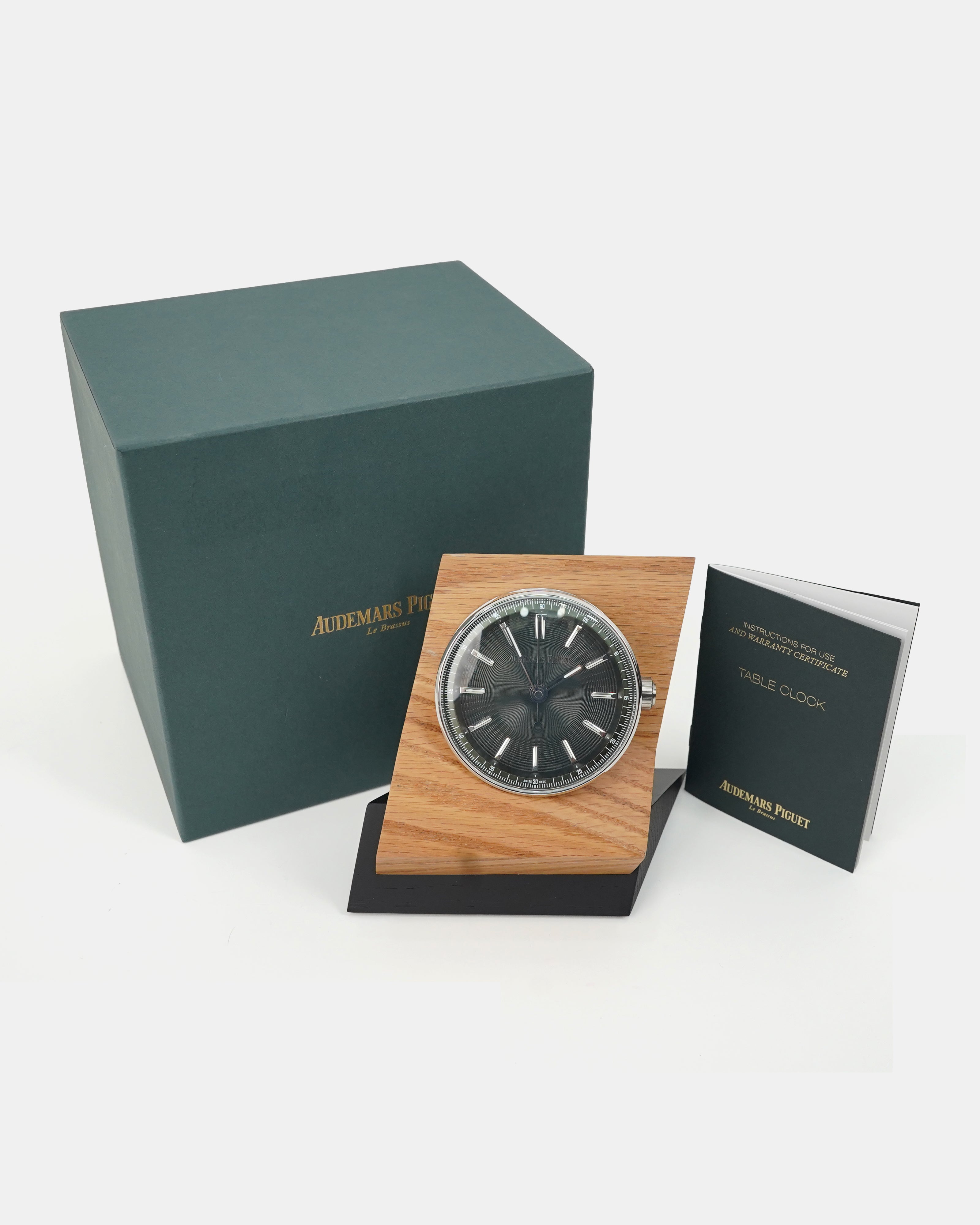 TABLE CLOCK CODE 11.59 GREEN DIAL (UNDATED)