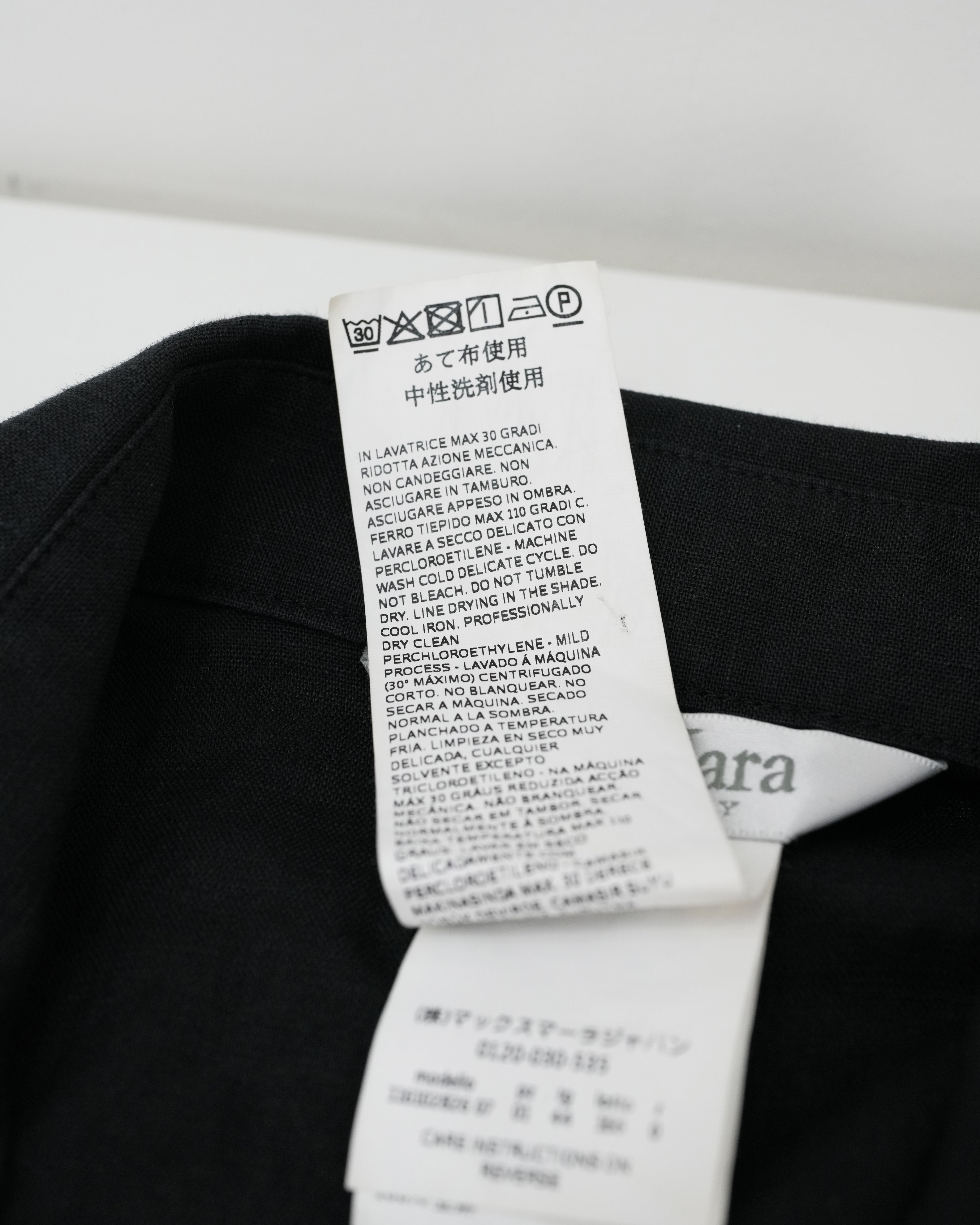 SLEEVELESS COLLARED LINEN BLOUSE BLACK SIZE 44