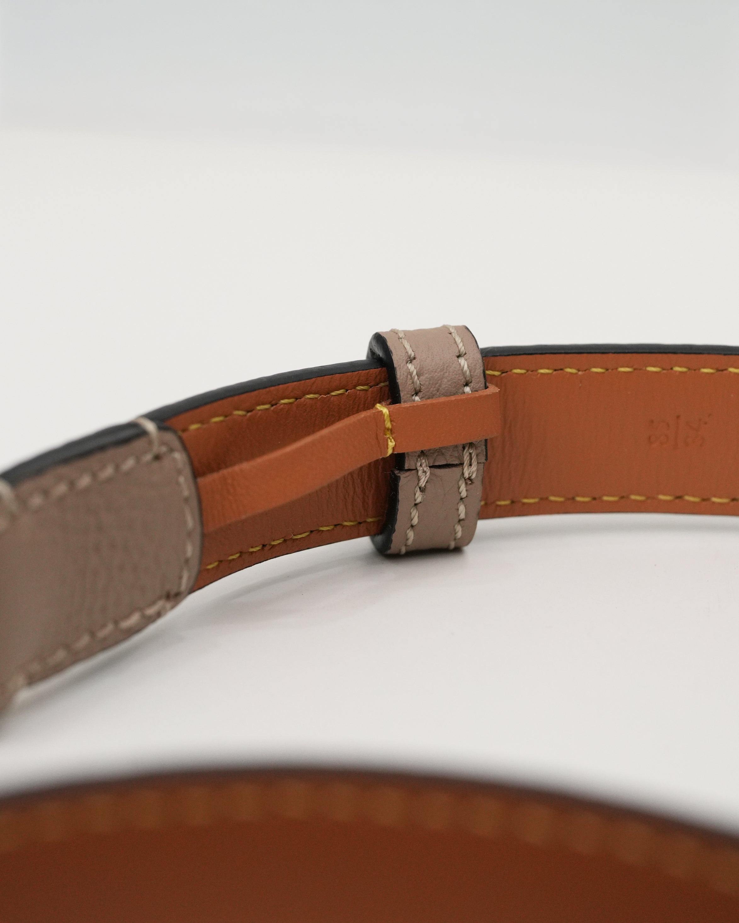 ANAGRAM IN PEBBLE GRAIN CALFSKIN BELT 20MM SAND/GOLD