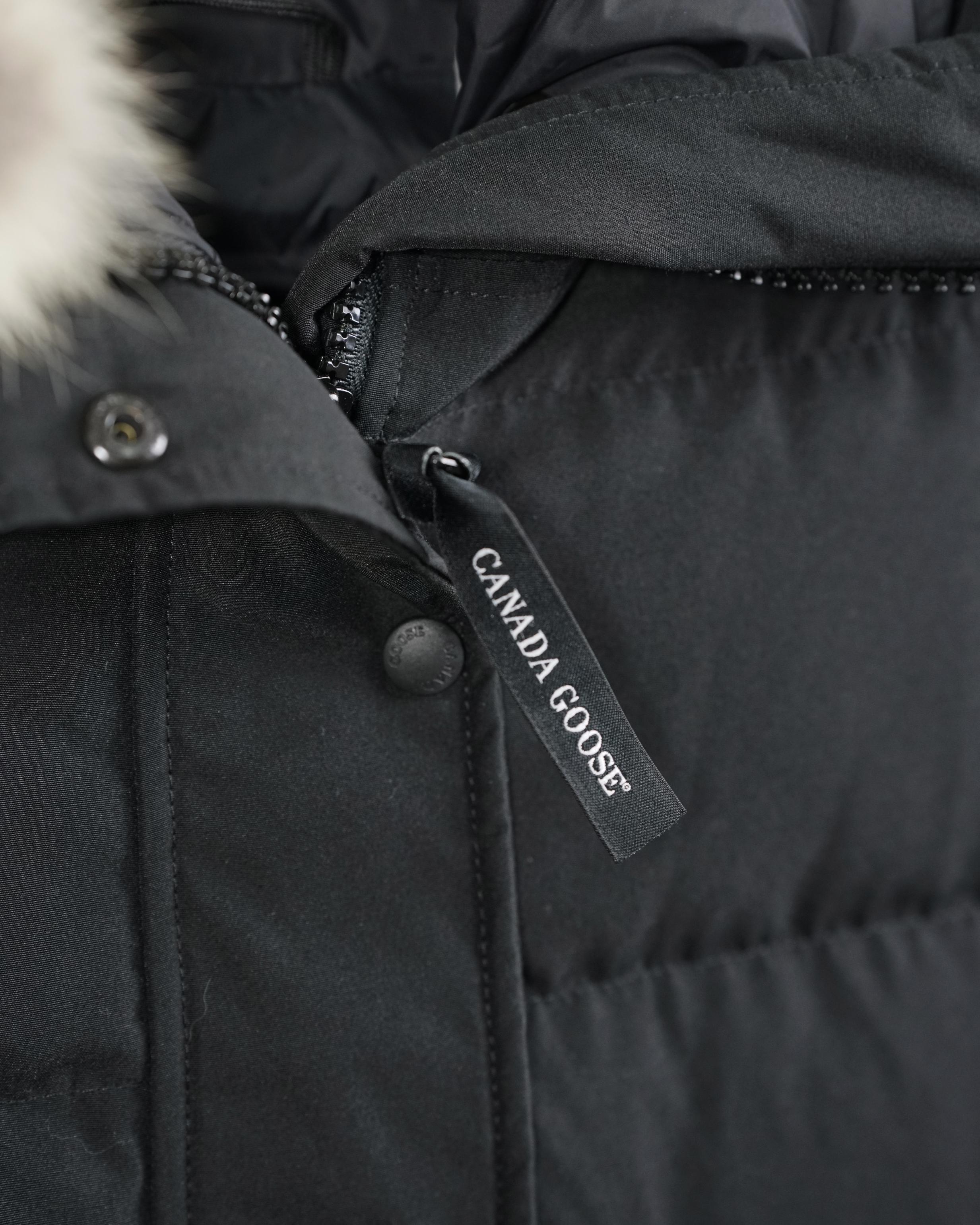 MACKENZIE DOWN JACKET BLACK SIZE S/P