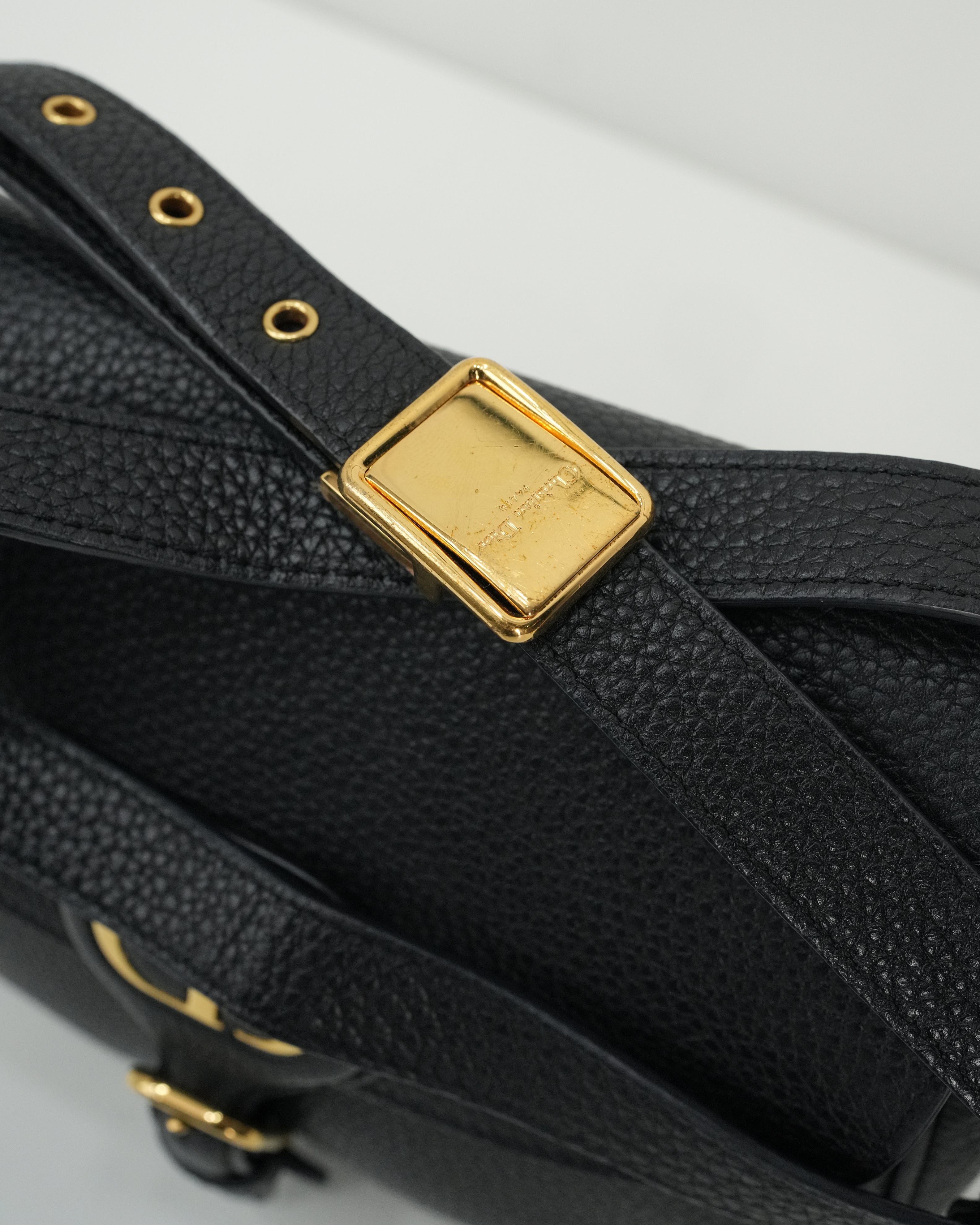 BOBBY LEATHER SHOULDER BAG BLACK