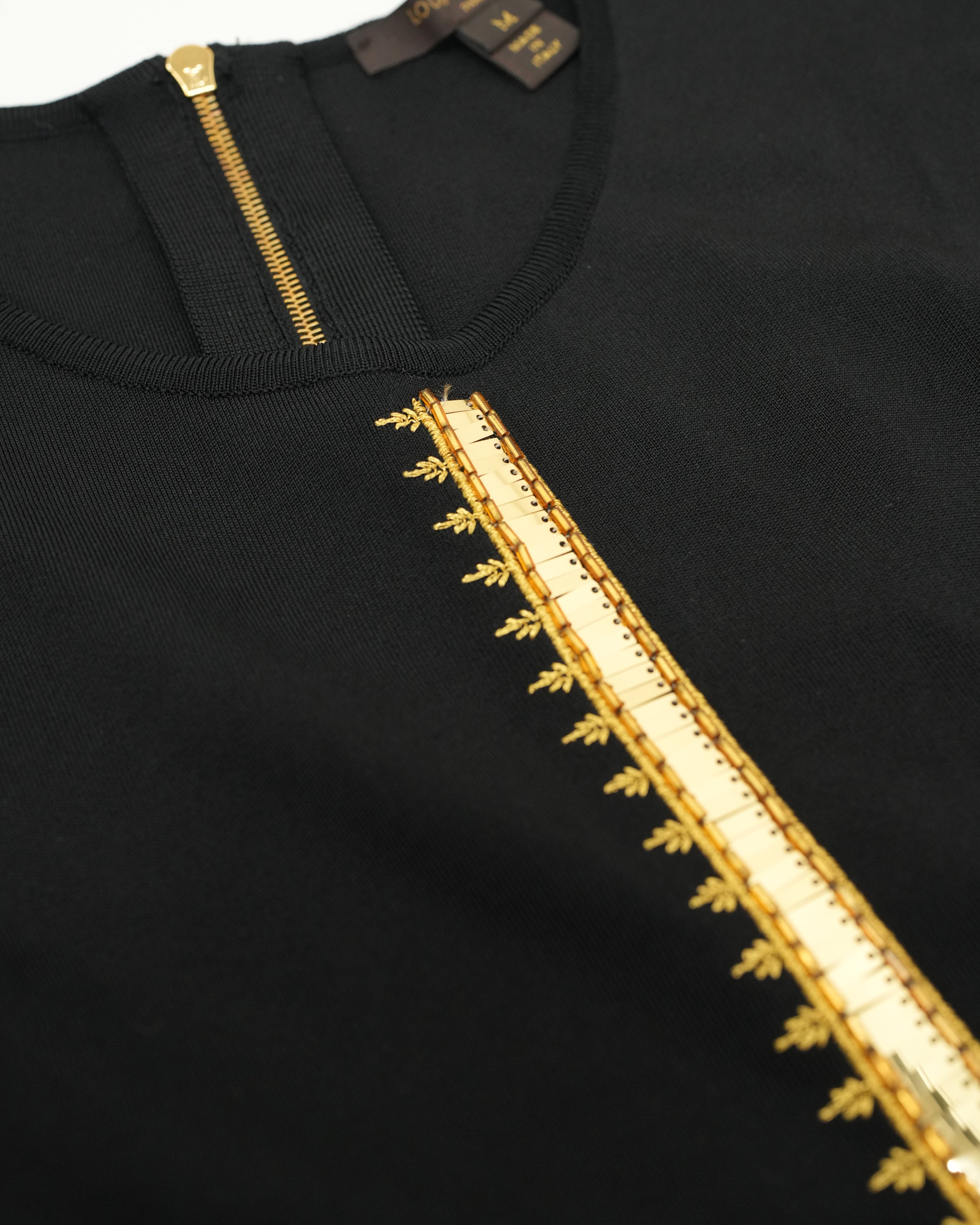 FIT-AND-FLARE BLACK DRESS WITH GOLD DETAILING SIZE M