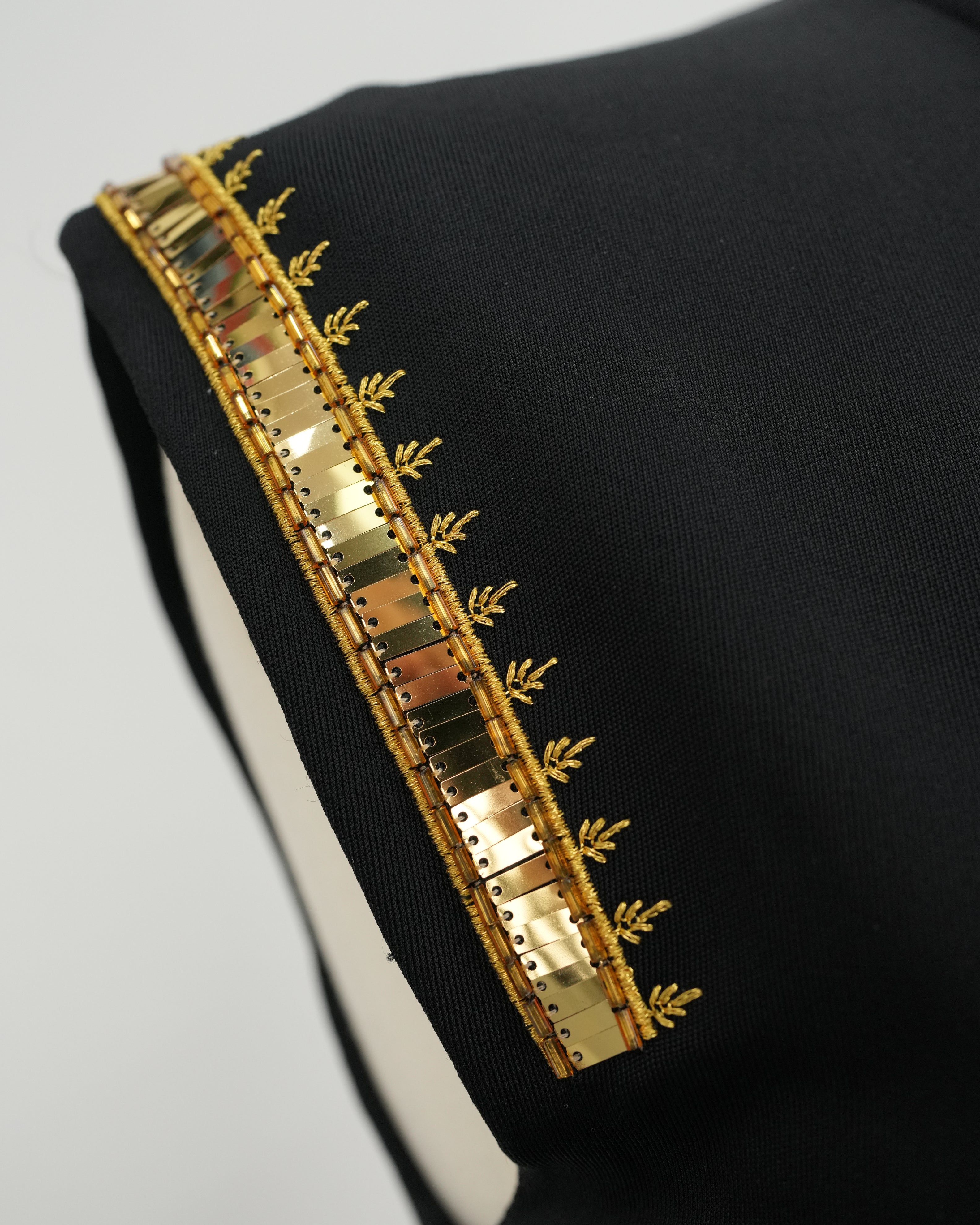 FIT-AND-FLARE BLACK DRESS WITH GOLD DETAILING SIZE M