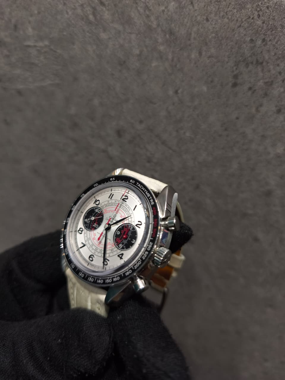 SPEEDMASTER CHRONOSCOPE SILVER-RED DIAL (2022)