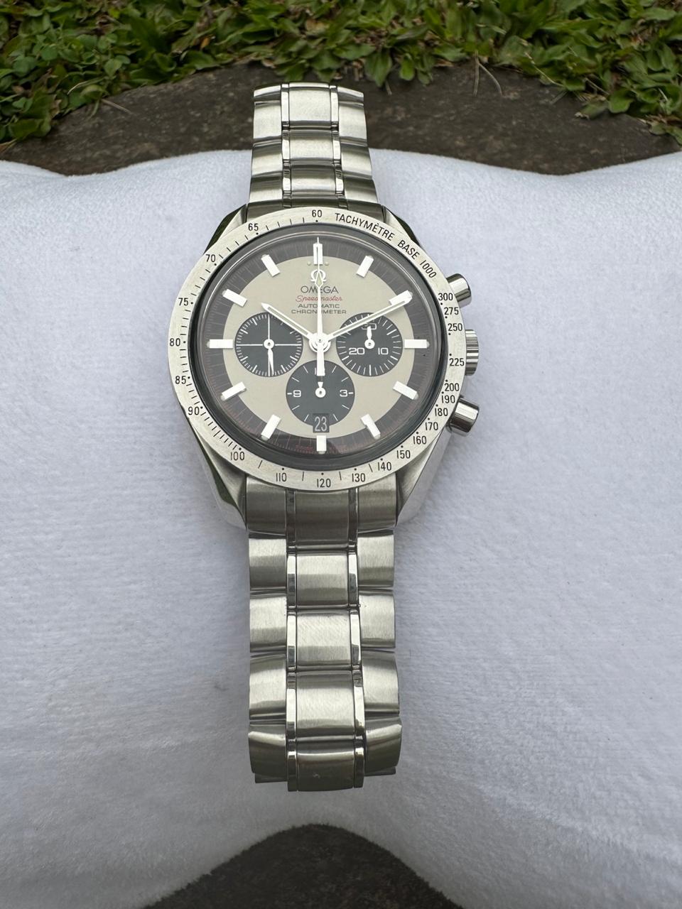 SPEEDMASTER SCHUMACHER 'THE LEGEND' WHITE PANDA DIAL LIMITED EDITION (UNDATED)